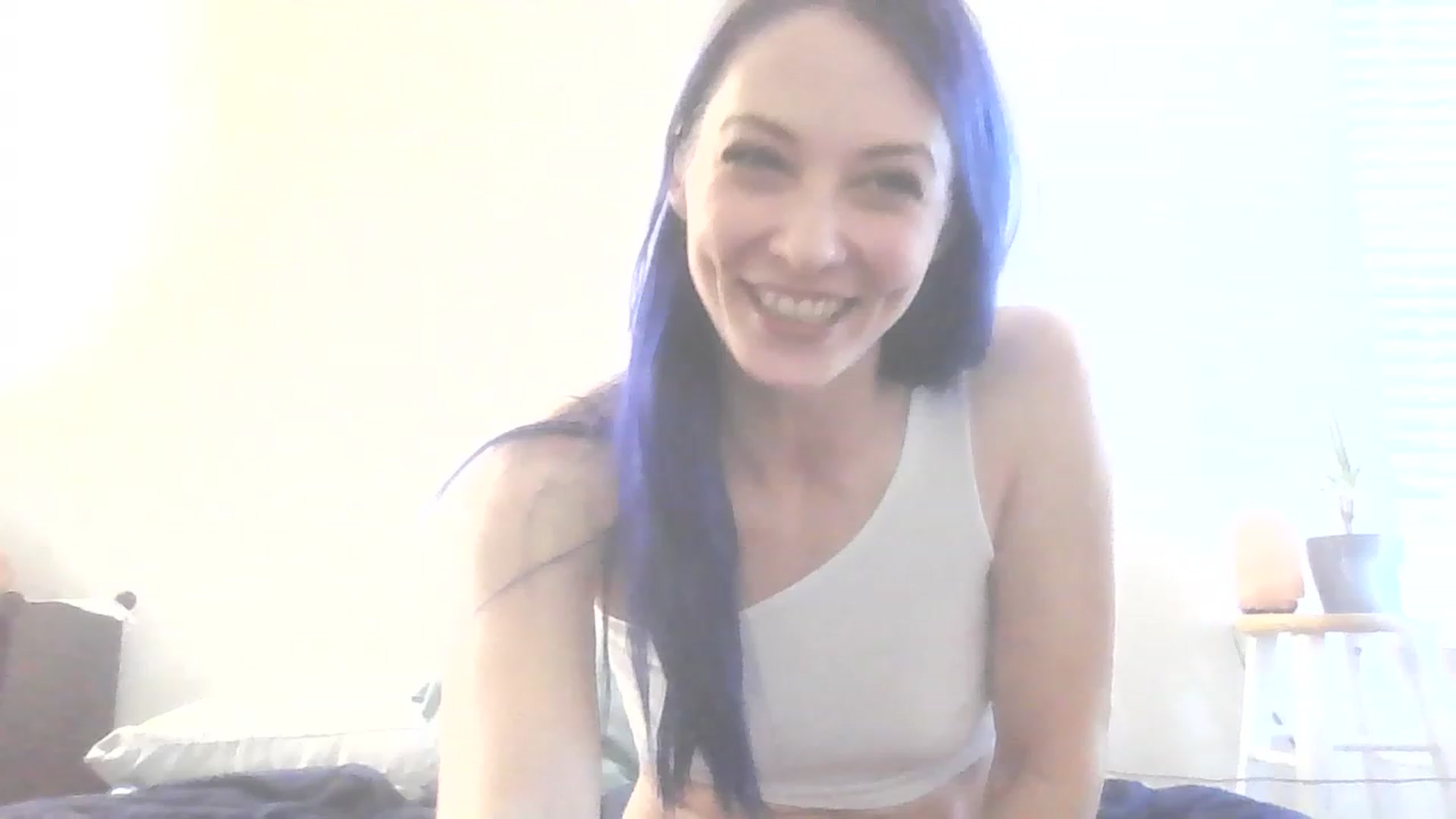 Gallery image thumbnail from Ashlynnelocks's myfreecams stream on, 12/12/2022, 23:00 image 20 of 20