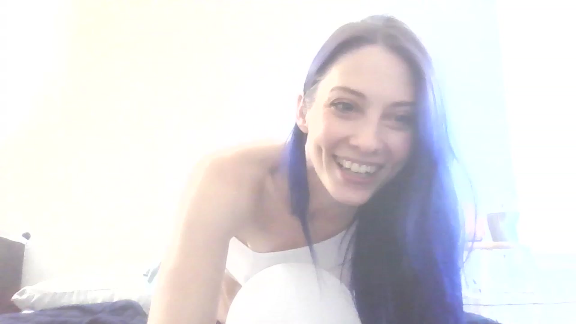 Gallery image thumbnail from Ashlynnelocks's myfreecams stream on, 12/12/2022, 23:00 image 4 of 20