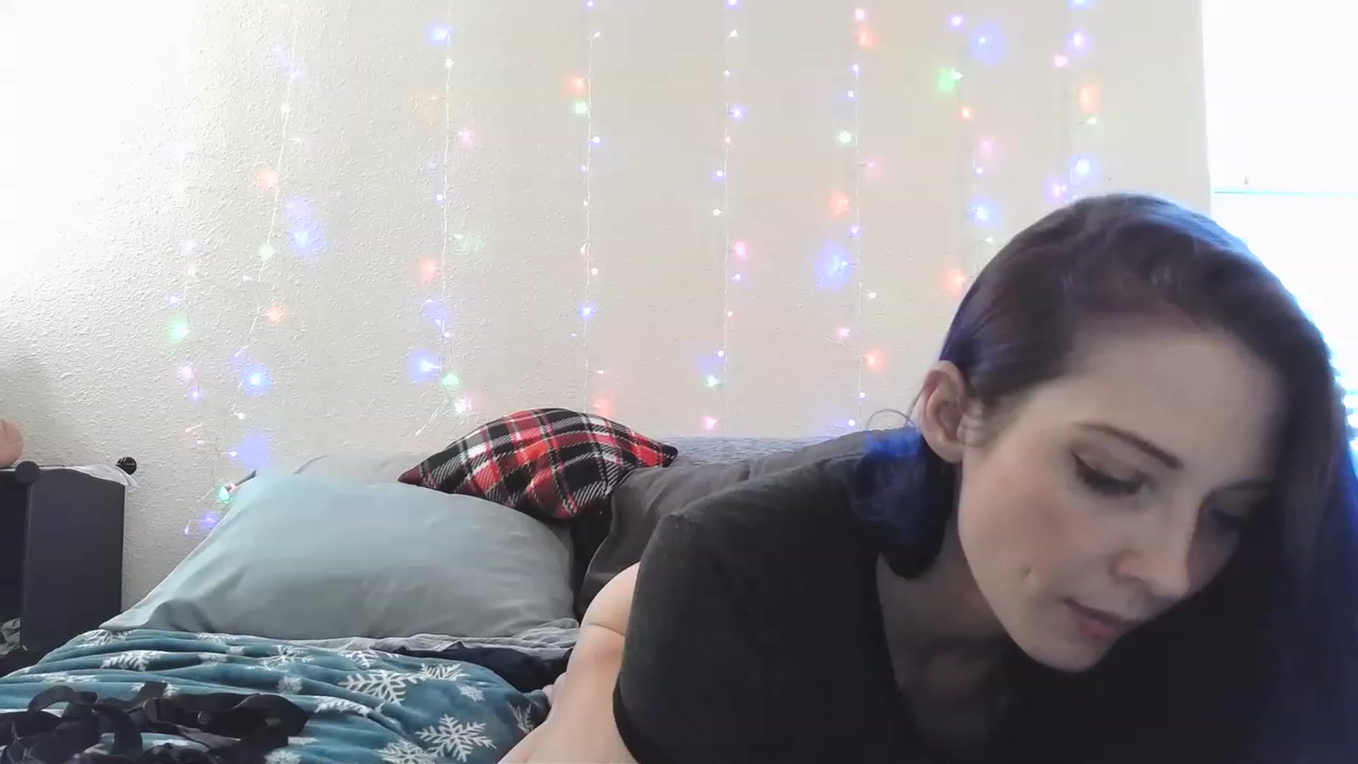 Gallery image thumbnail from Ashlynnelocks's myfreecams stream on, 12/15/2022, 24:39 image 14 of 20