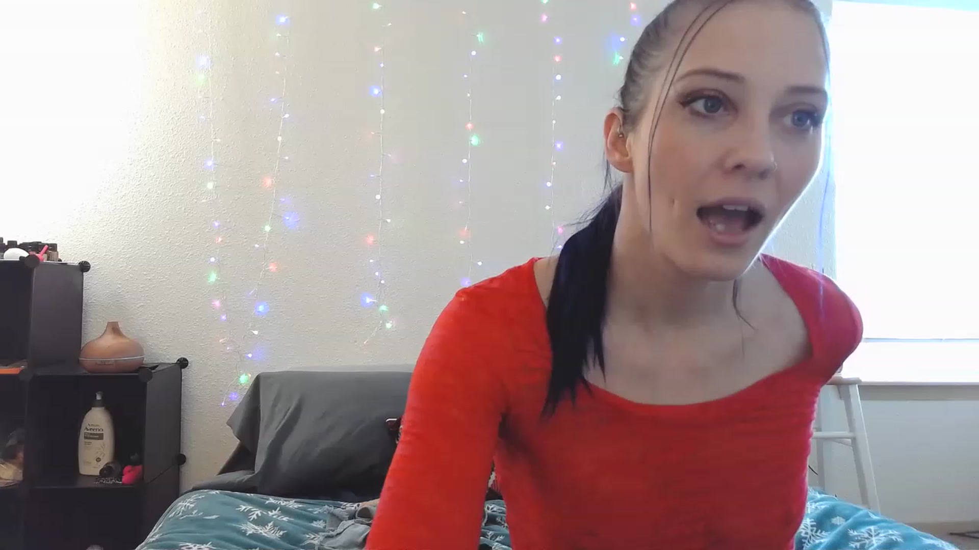 Gallery image thumbnail from Ashlynnelocks's myfreecams stream on, 12/15/2022, 22:47 image 17 of 20