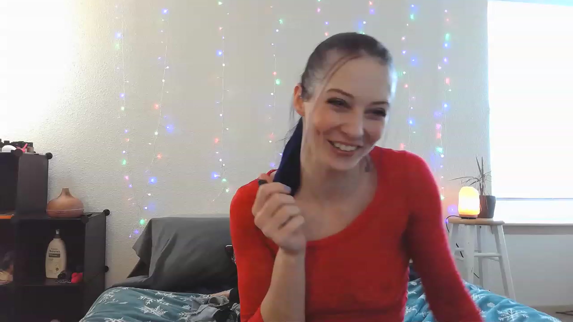 Gallery image thumbnail from Ashlynnelocks's myfreecams stream on, 12/15/2022, 22:47 image 15 of 20