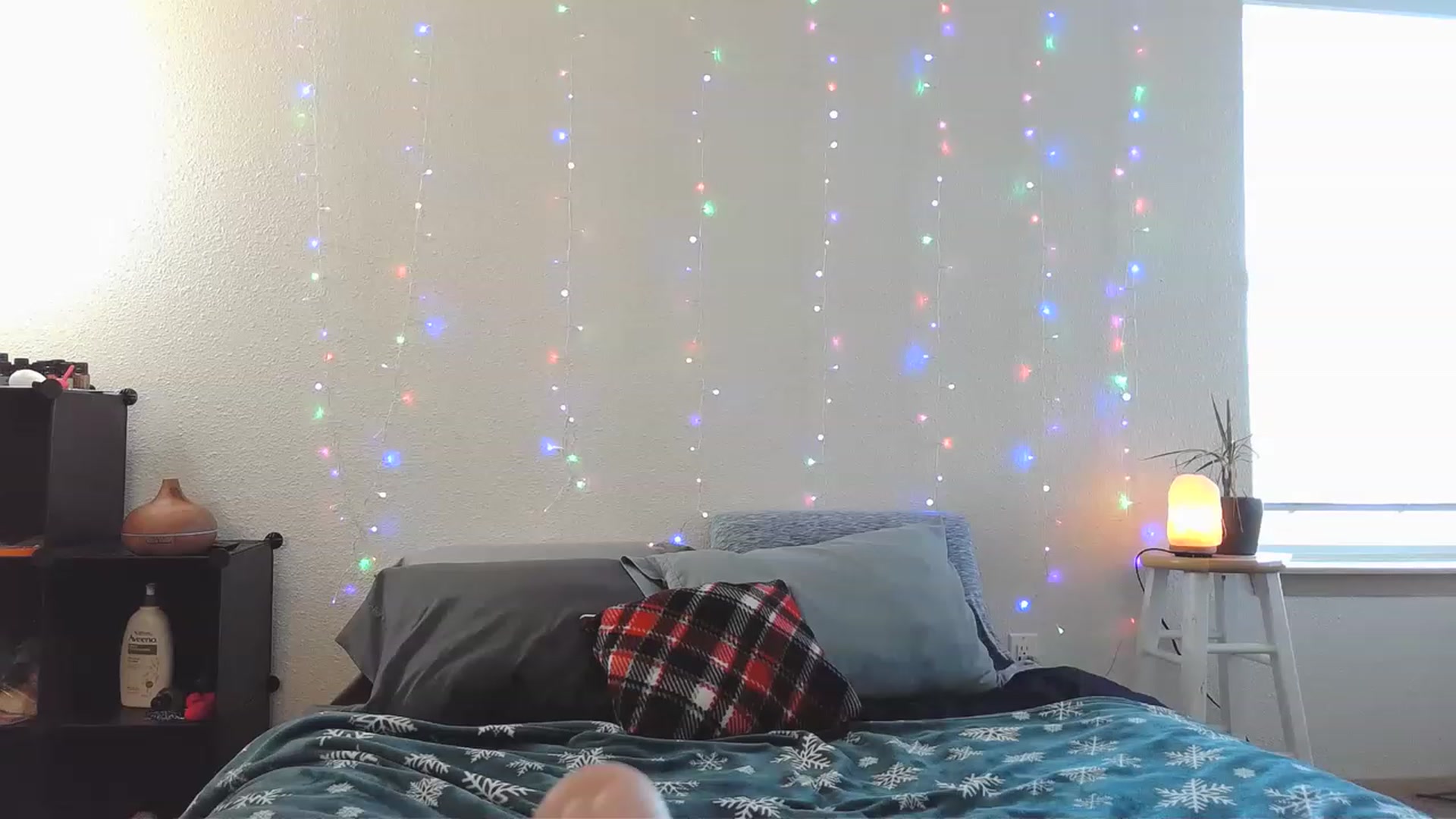 Gallery image thumbnail from Ashlynnelocks's myfreecams stream on, 12/16/2022, 01:23 image 1 of 20