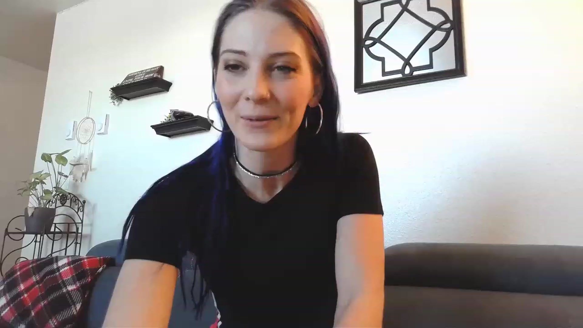 Gallery image thumbnail from Ashlynnelocks's myfreecams stream on, 12/16/2022, 20:40 image 19 of 20