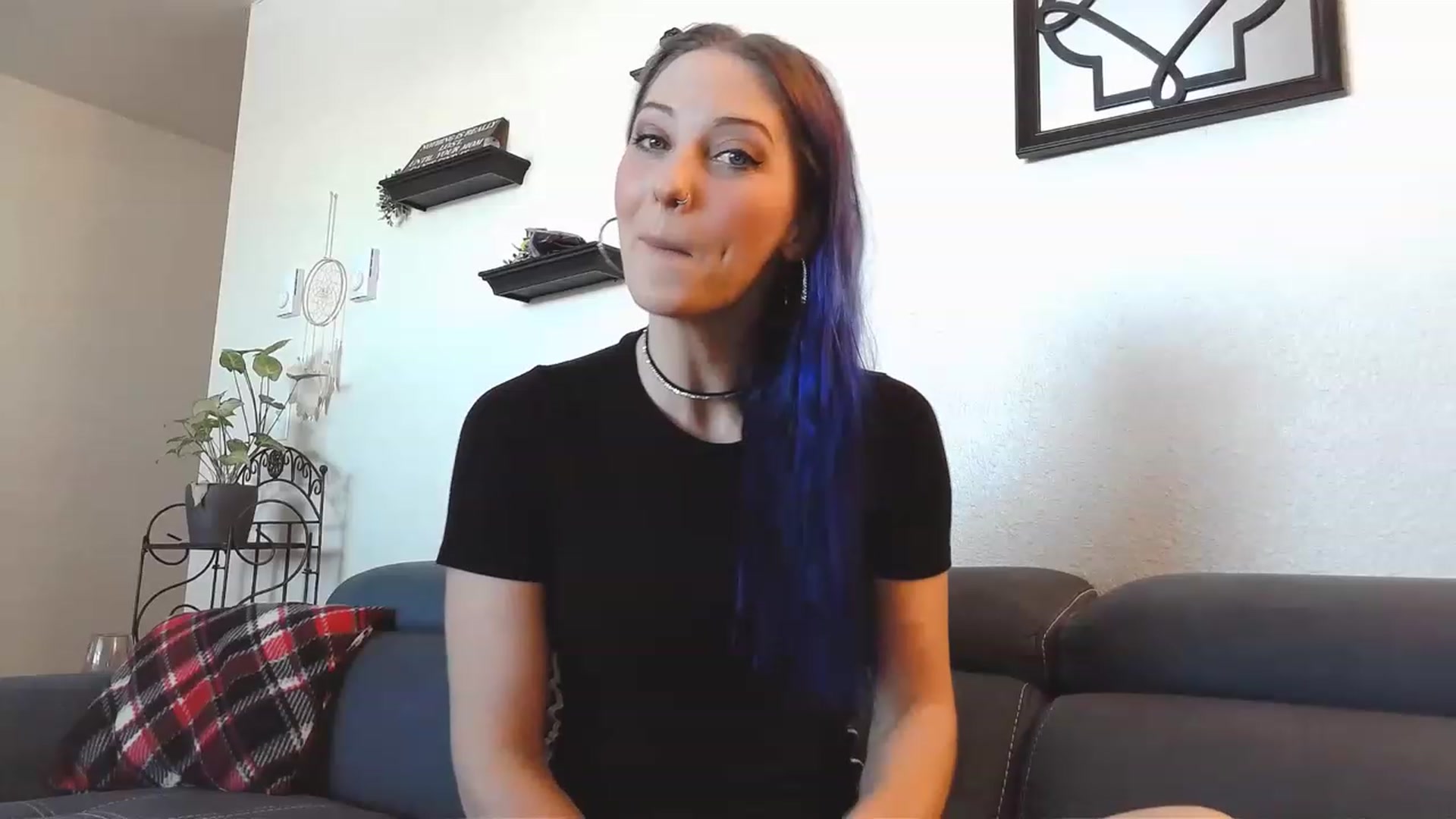 Gallery image thumbnail from Ashlynnelocks's myfreecams stream on, 12/16/2022, 20:40 image 16 of 20