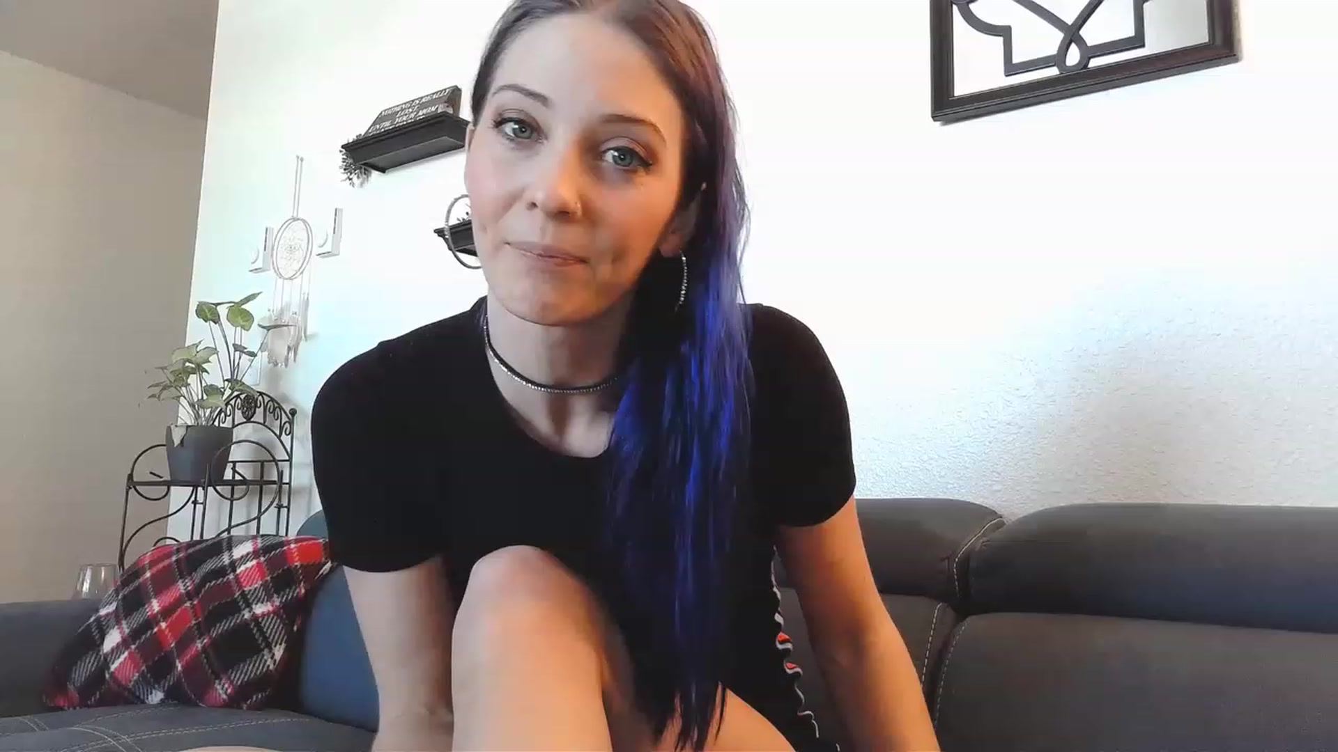 Gallery image thumbnail from Ashlynnelocks's myfreecams stream on, 12/16/2022, 20:40 image 1 of 20