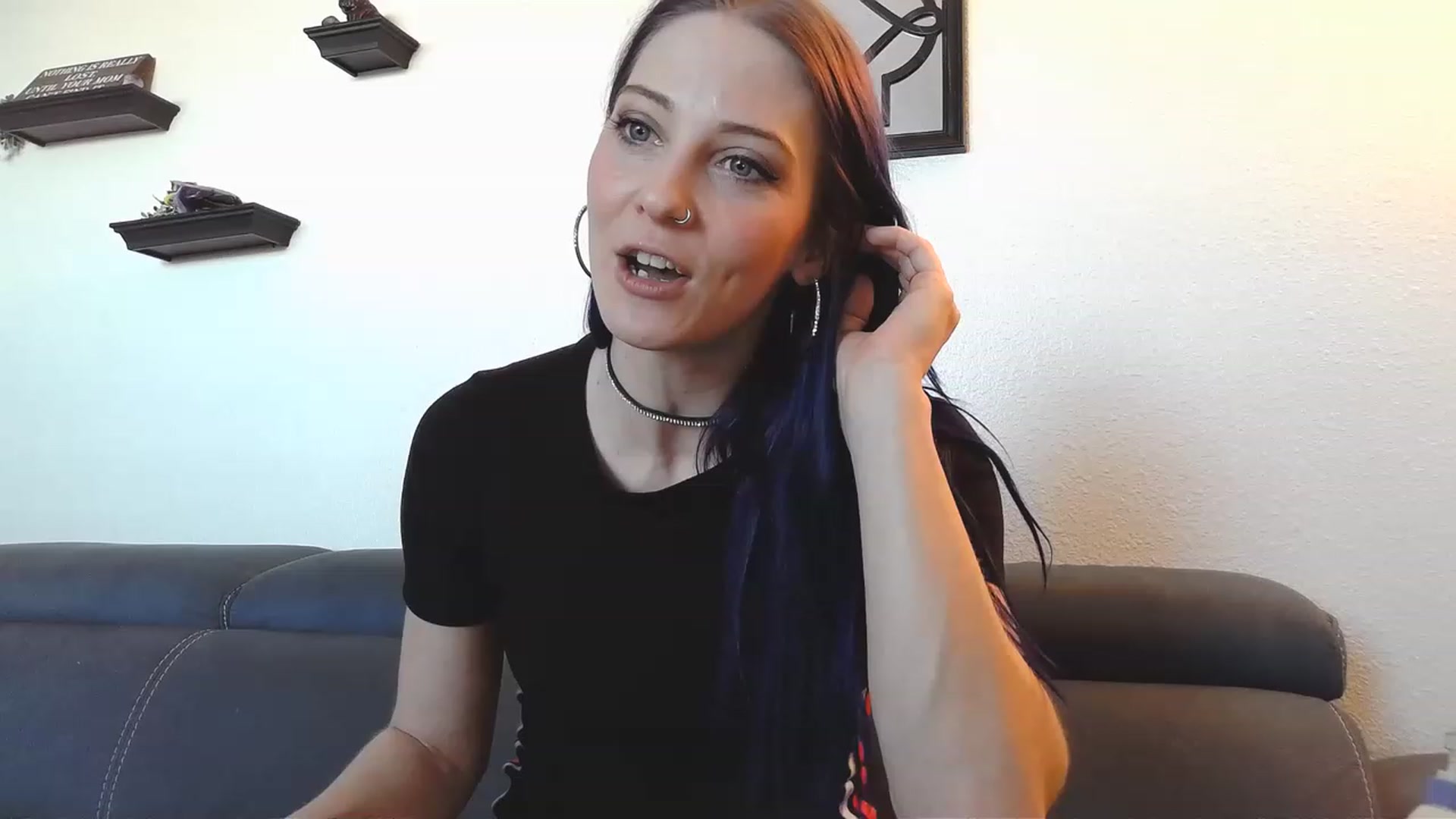 Gallery image thumbnail from Ashlynnelocks's myfreecams stream on, 12/16/2022, 21:54 image 14 of 20