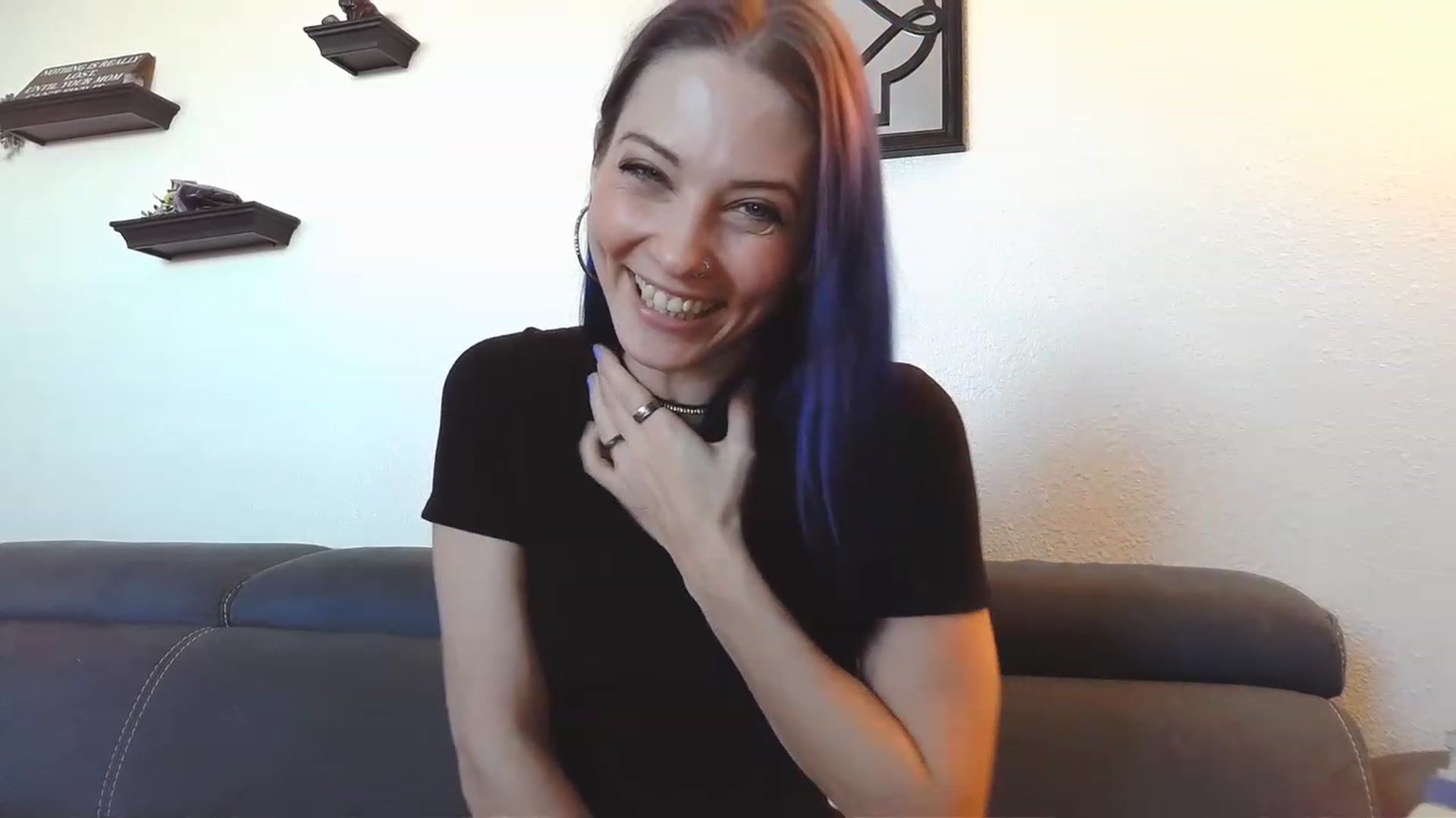 Gallery image thumbnail from Ashlynnelocks's myfreecams stream on, 12/16/2022, 21:54 image 18 of 20