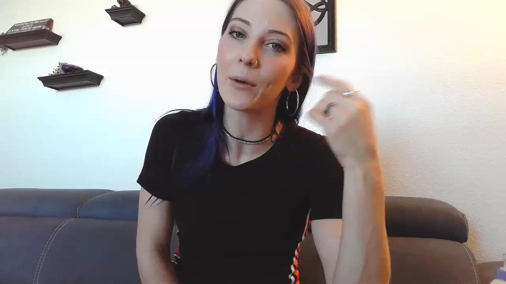 Gallery image thumbnail from Ashlynnelocks's myfreecams stream on, 12/16/2022, 21:54 image 5 of 20