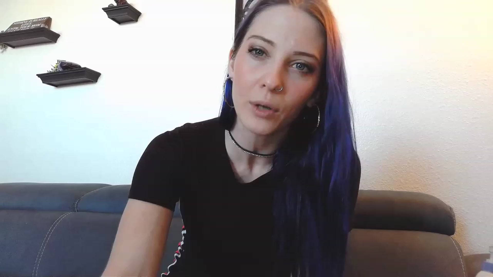 Gallery image thumbnail from Ashlynnelocks's myfreecams stream on, 12/16/2022, 21:54 image 16 of 20