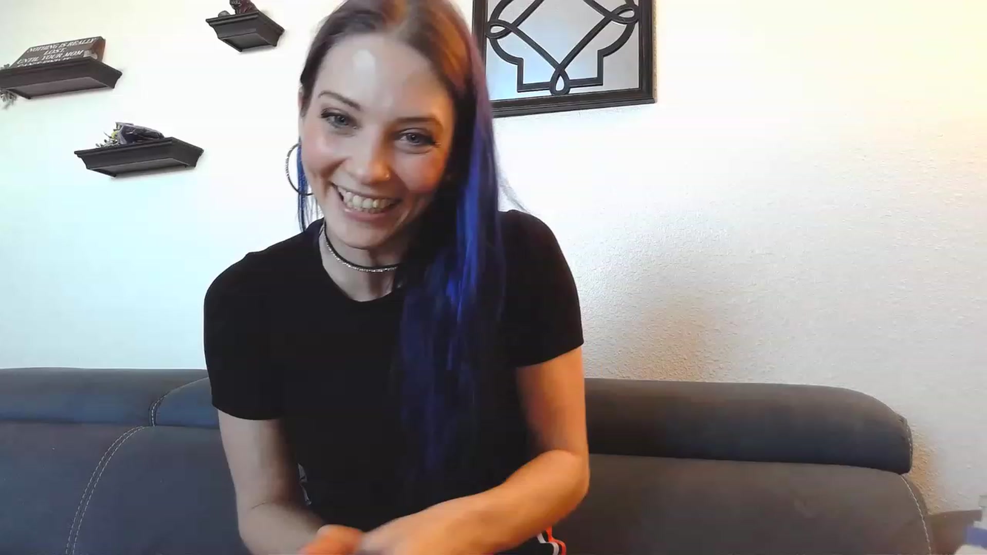 Gallery image thumbnail from Ashlynnelocks's myfreecams stream on, 12/16/2022, 21:54 image 1 of 20