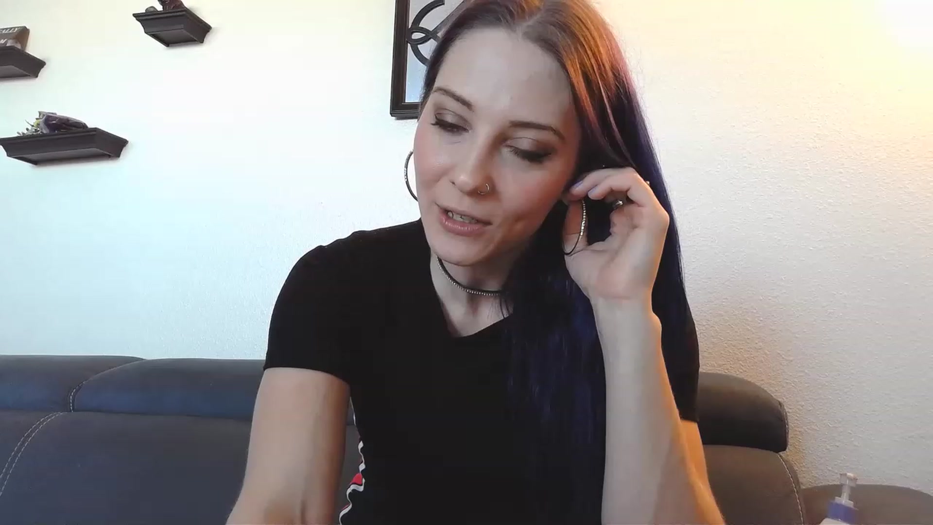 Gallery image thumbnail from Ashlynnelocks's myfreecams stream on, 12/16/2022, 22:28 image 19 of 20