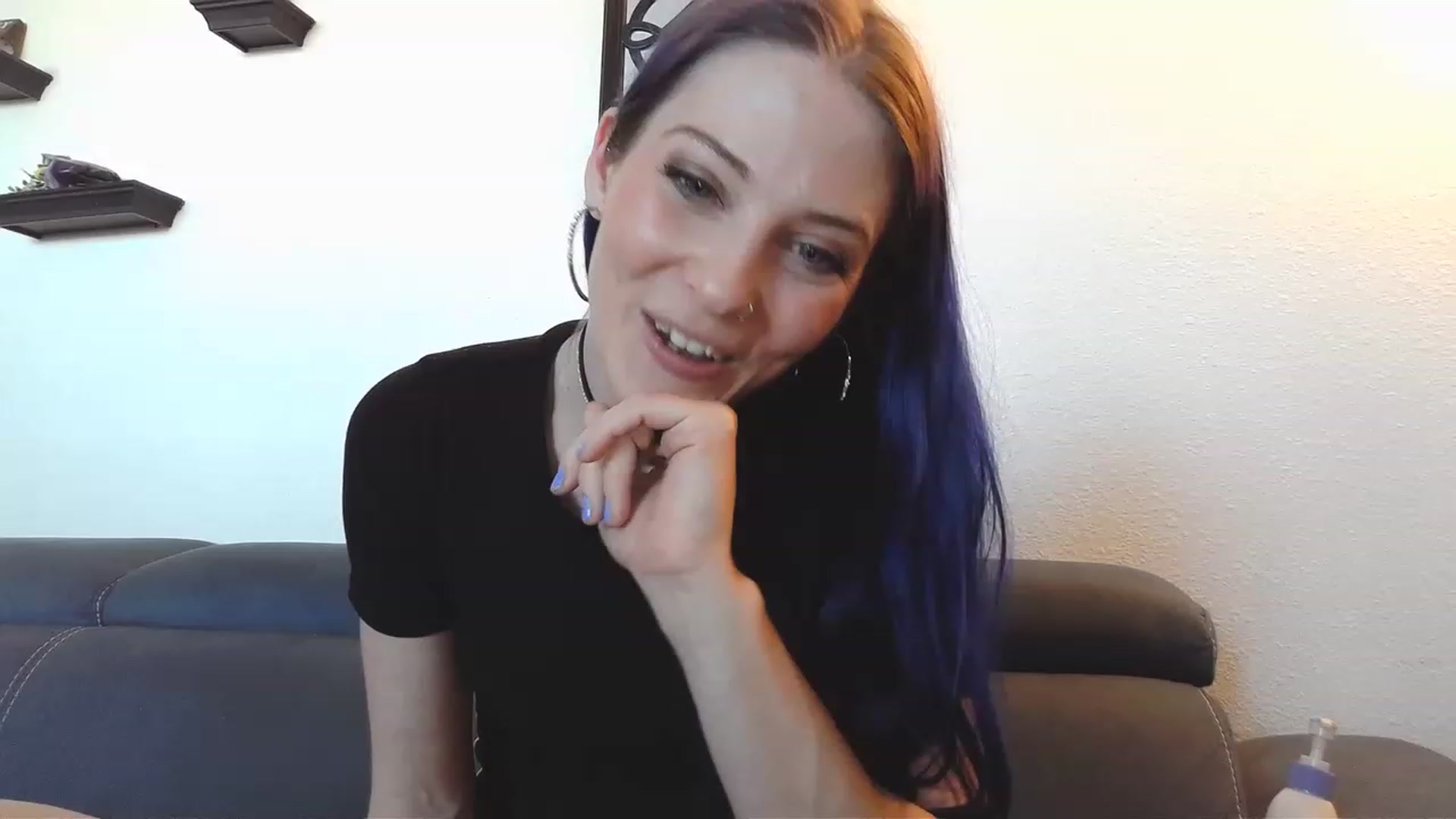 Gallery image thumbnail from Ashlynnelocks's myfreecams stream on, 12/16/2022, 22:28 image 7 of 20