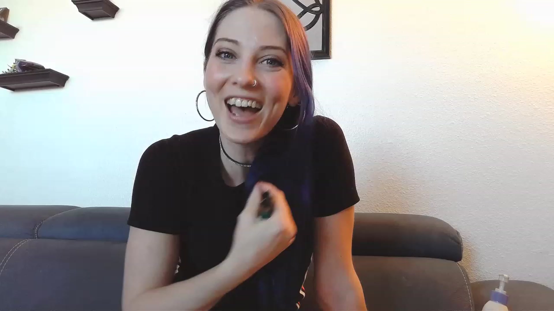 Gallery image thumbnail from Ashlynnelocks's myfreecams stream on, 12/16/2022, 22:28 image 1 of 20