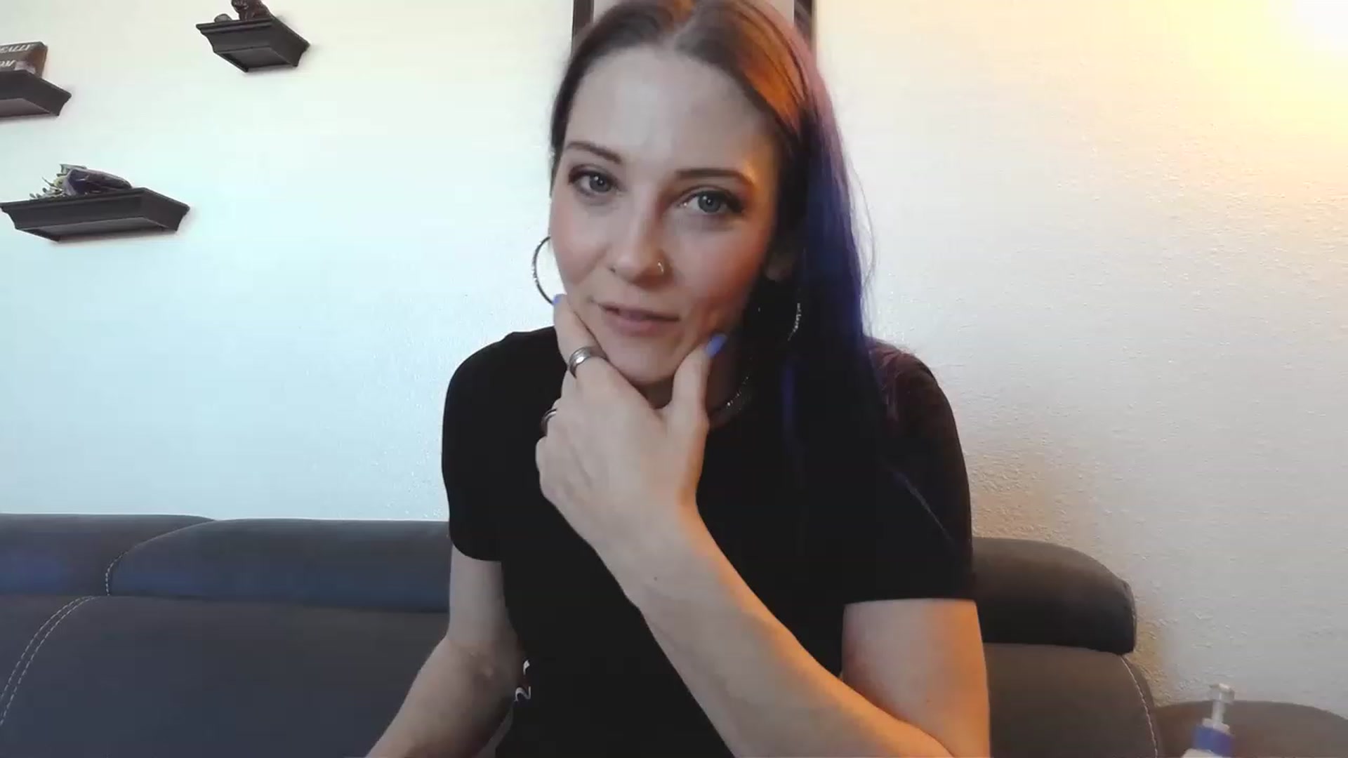 Gallery image thumbnail from Ashlynnelocks's myfreecams stream on, 12/16/2022, 22:28 image 18 of 20