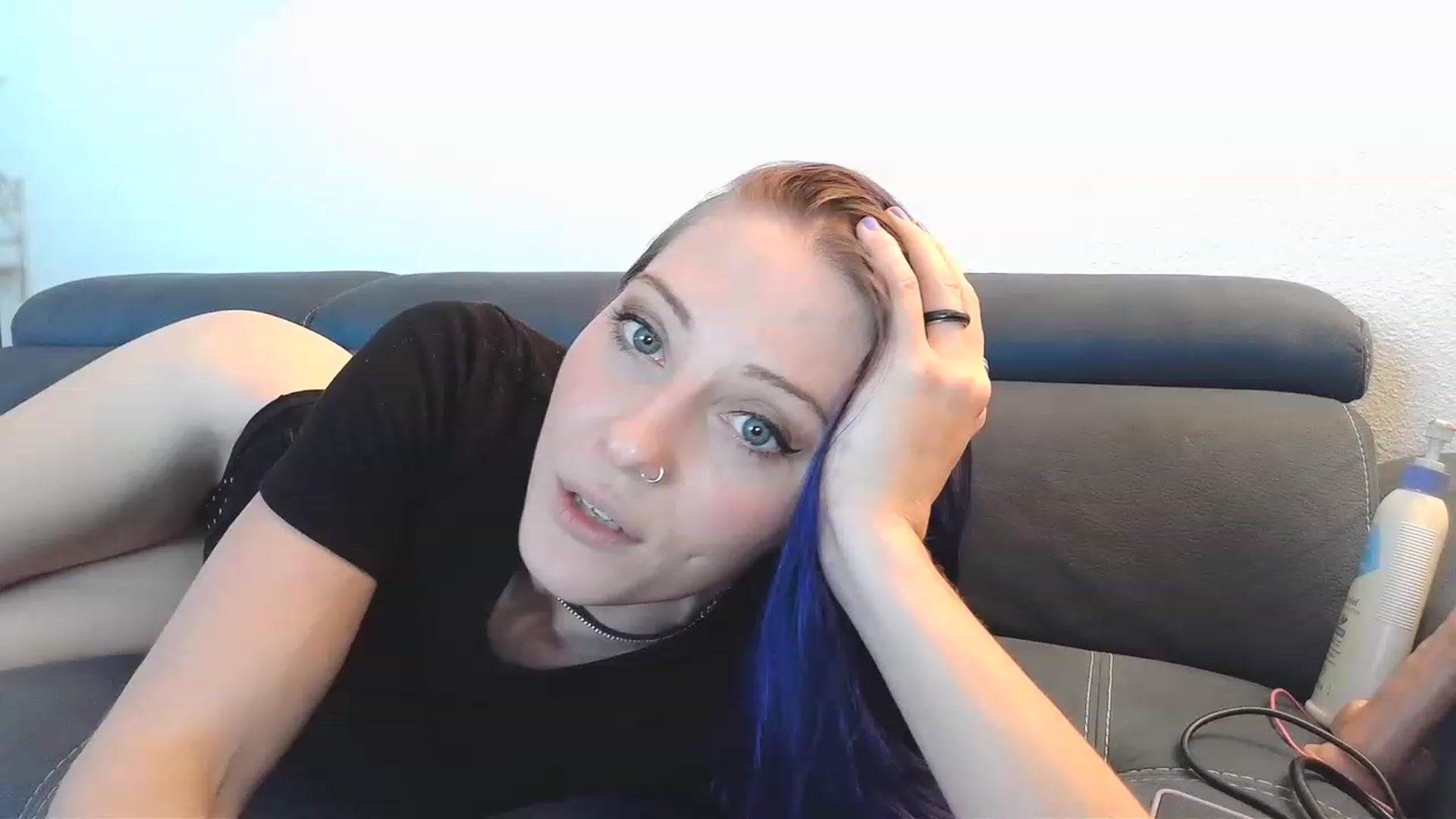 Gallery image thumbnail from Ashlynnelocks's myfreecams stream on, 12/17/2022, 24:08 image 15 of 20