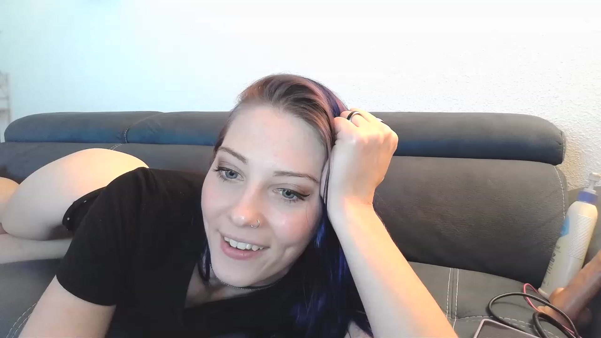 Gallery image thumbnail from Ashlynnelocks's myfreecams stream on, 12/17/2022, 24:08 image 20 of 20