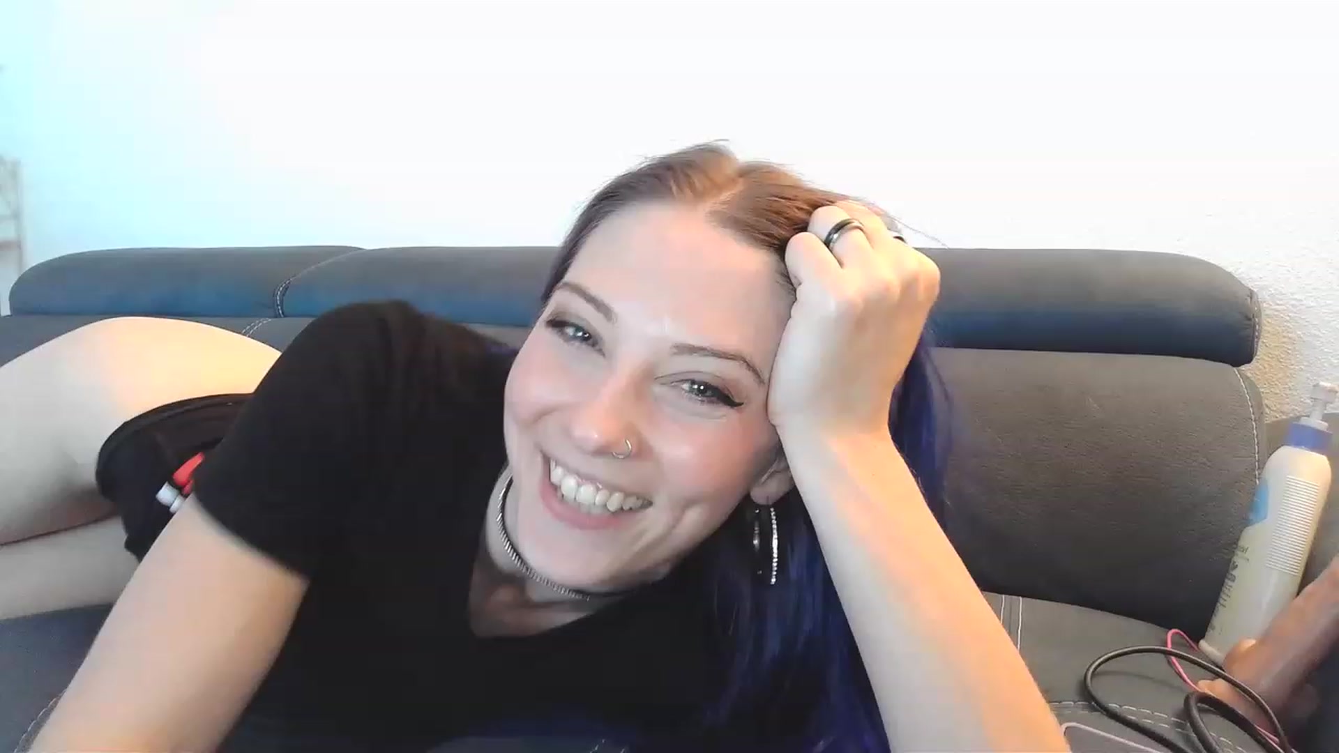 Gallery image thumbnail from Ashlynnelocks's myfreecams stream on, 12/17/2022, 24:08 image 14 of 20