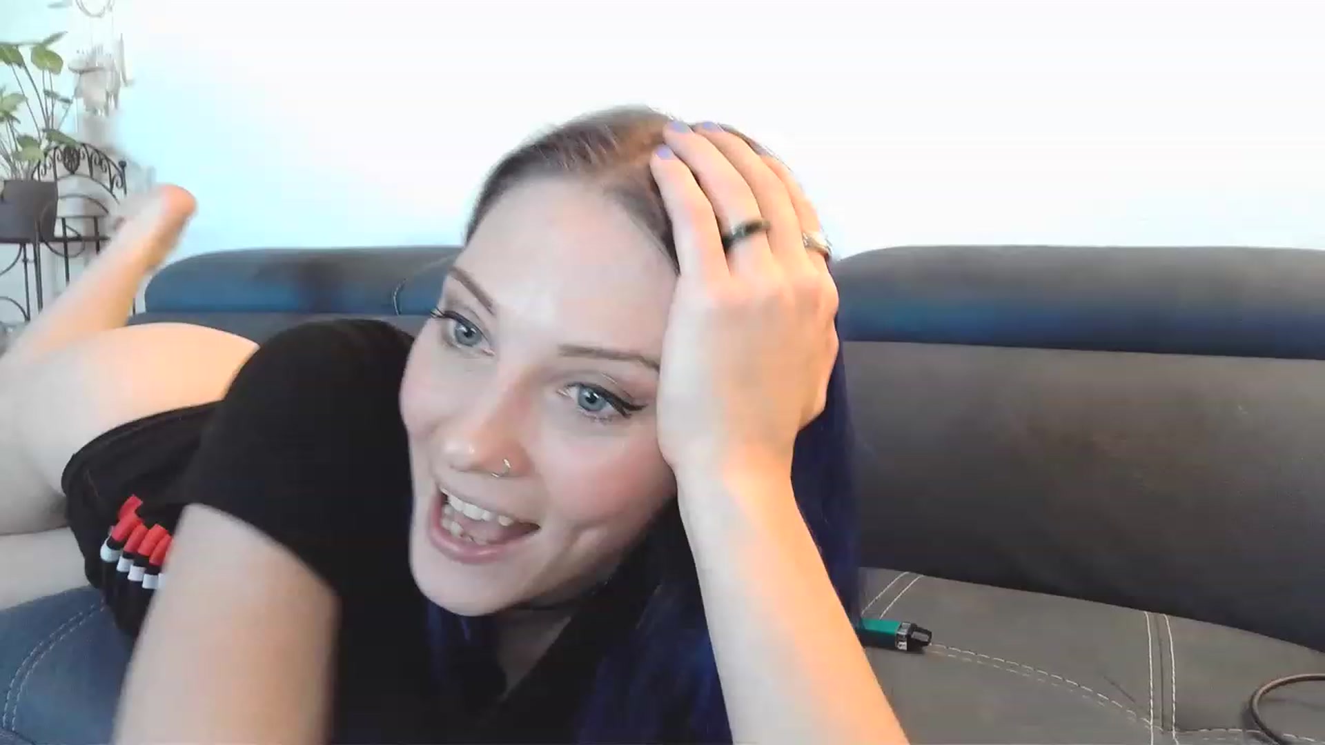 Gallery image thumbnail from Ashlynnelocks's myfreecams stream on, 12/17/2022, 24:08 image 7 of 20