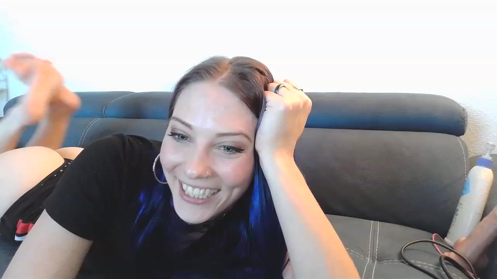 Gallery image thumbnail from Ashlynnelocks's myfreecams stream on, 12/17/2022, 24:08 image 8 of 20