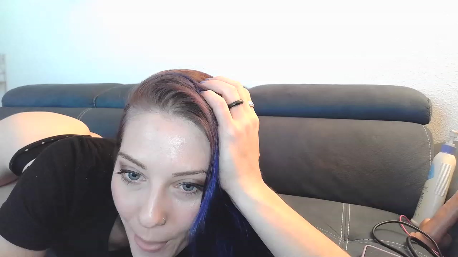 Gallery image thumbnail from Ashlynnelocks's myfreecams stream on, 12/17/2022, 24:08 image 18 of 20