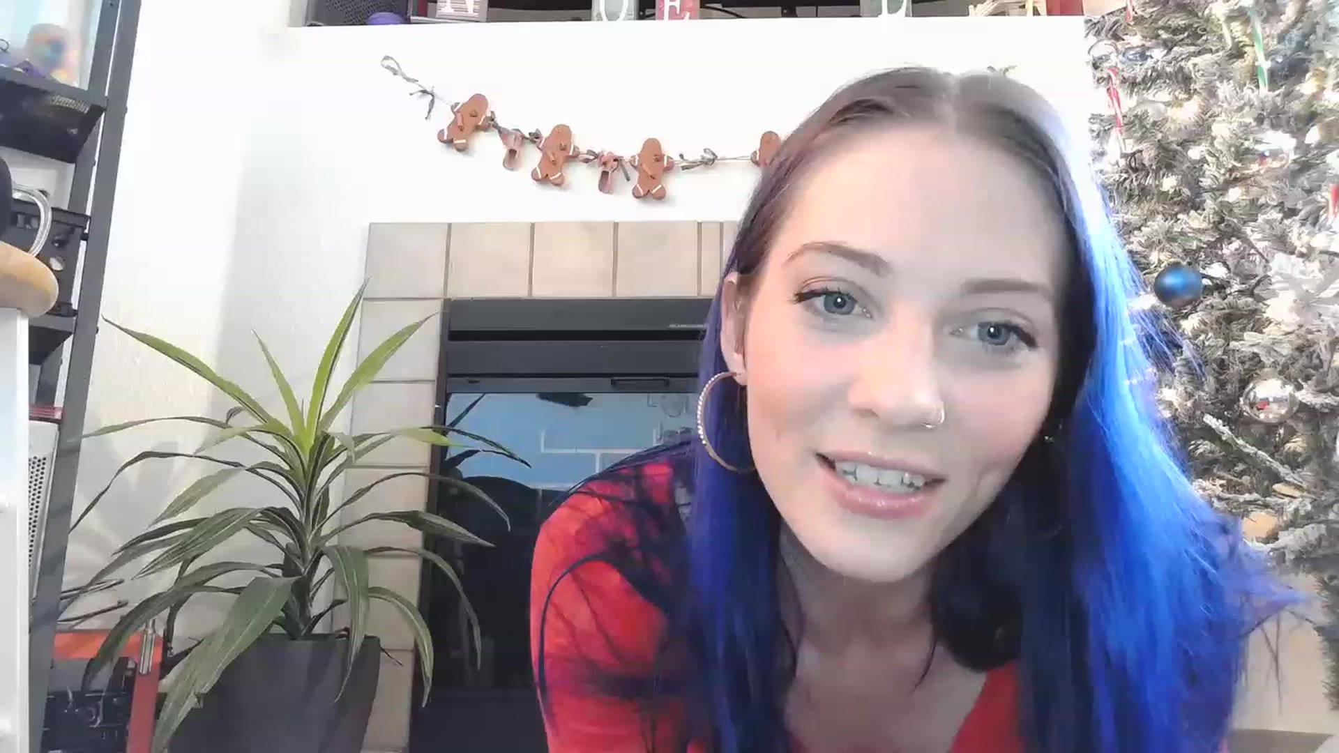 Gallery image thumbnail from Ashlynnelocks's myfreecams stream on, 12/18/2022, 22:33 image 2 of 20