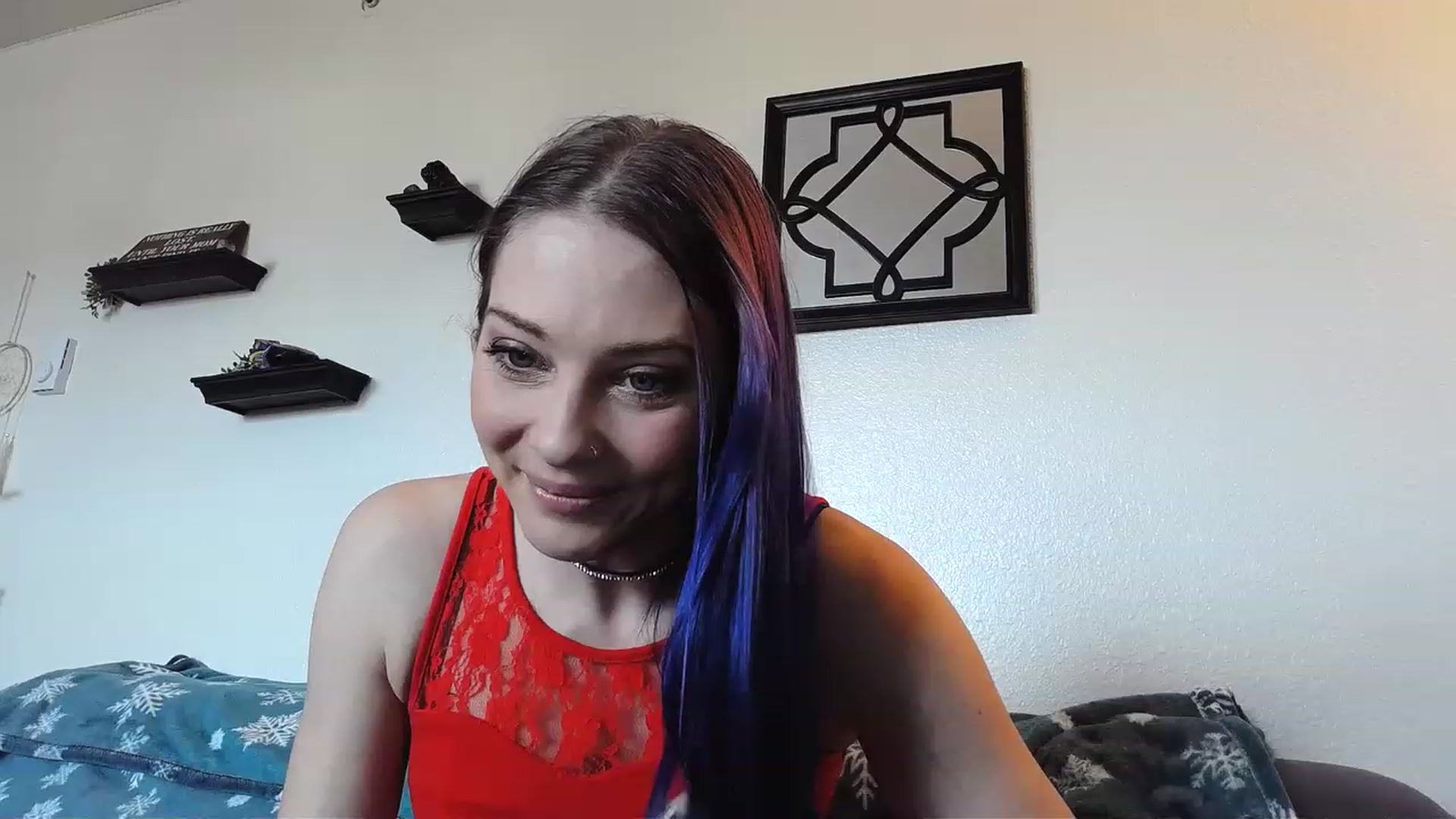 Gallery image thumbnail from Ashlynnelocks's myfreecams stream on, 12/25/2022, 18:29 image 9 of 20