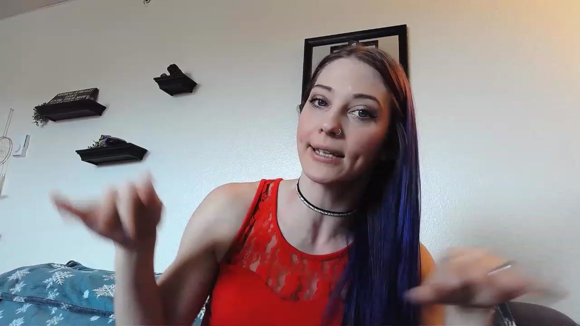 Gallery image thumbnail from Ashlynnelocks's myfreecams stream on, 12/25/2022, 18:29 image 17 of 20