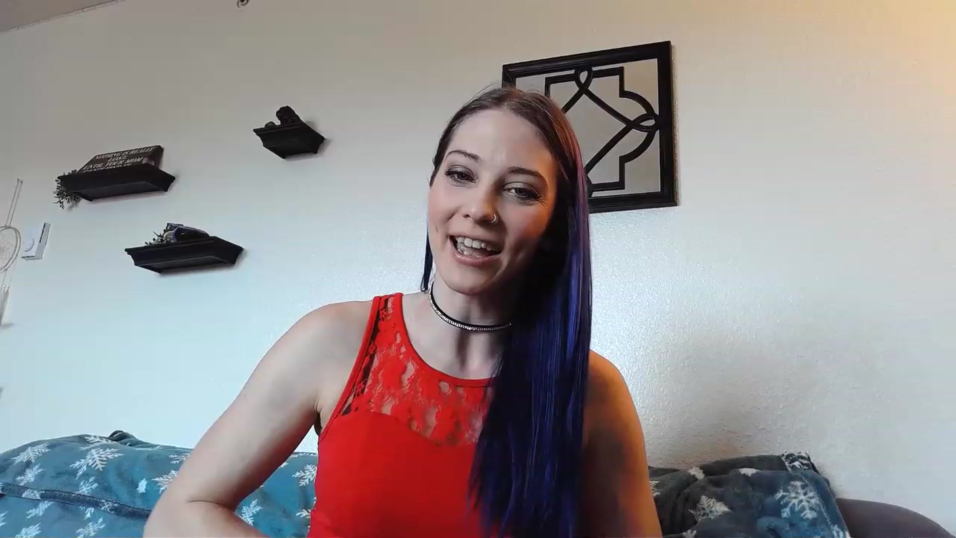 Gallery image thumbnail from Ashlynnelocks's myfreecams stream on, 12/25/2022, 18:29 image 18 of 20