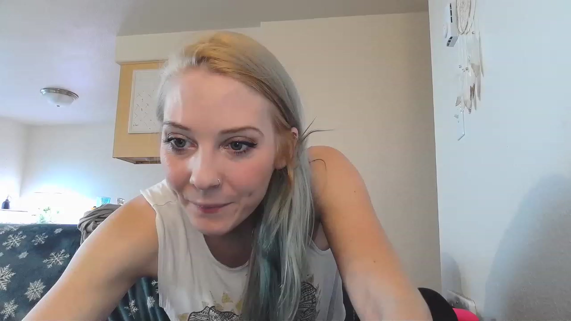 Gallery image thumbnail from Ashlynnelocks's myfreecams stream on, 01/04/2023, 20:55 image 18 of 20
