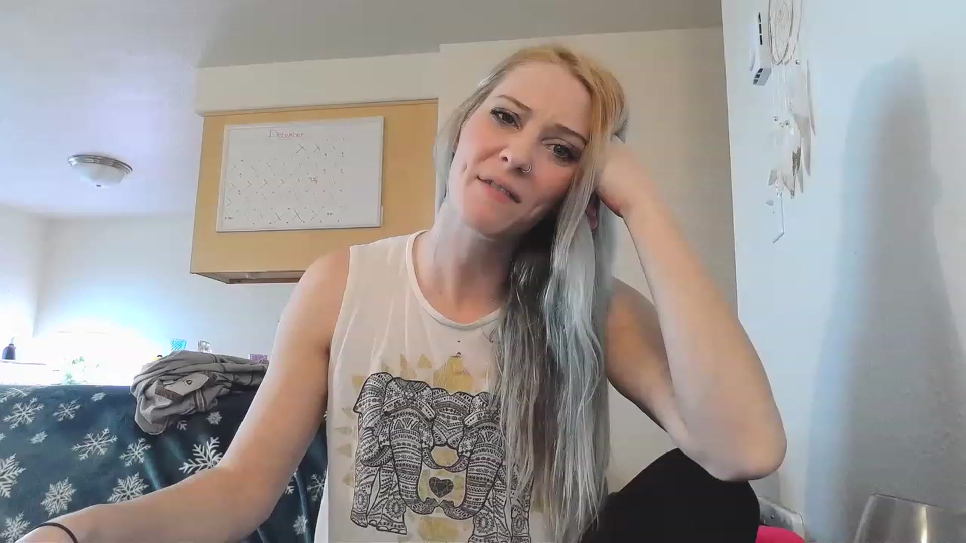 Gallery image thumbnail from Ashlynnelocks's myfreecams stream on, 01/04/2023, 20:55 image 10 of 20