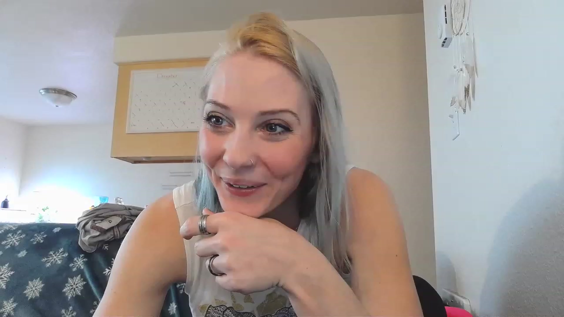Gallery image thumbnail from Ashlynnelocks's myfreecams stream on, 01/04/2023, 20:55 image 15 of 20