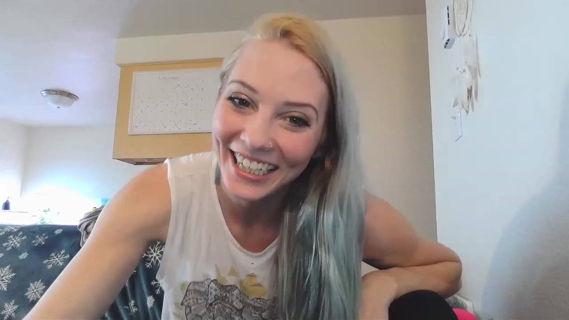 Gallery image thumbnail from Ashlynnelocks's myfreecams stream on, 01/04/2023, 20:55 image 19 of 20