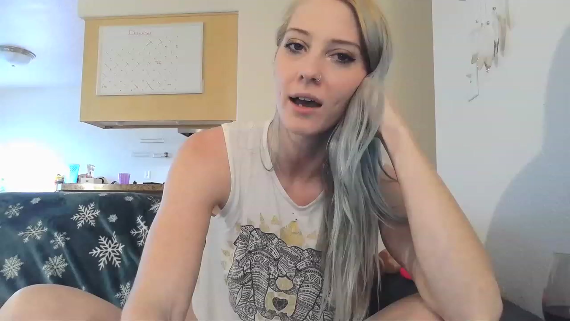 Gallery image thumbnail from Ashlynnelocks's myfreecams stream on, 01/04/2023, 23:09 image 3 of 20