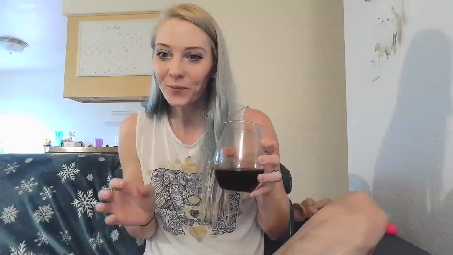Gallery image thumbnail from Ashlynnelocks's myfreecams stream on, 01/04/2023, 23:09 image 14 of 20