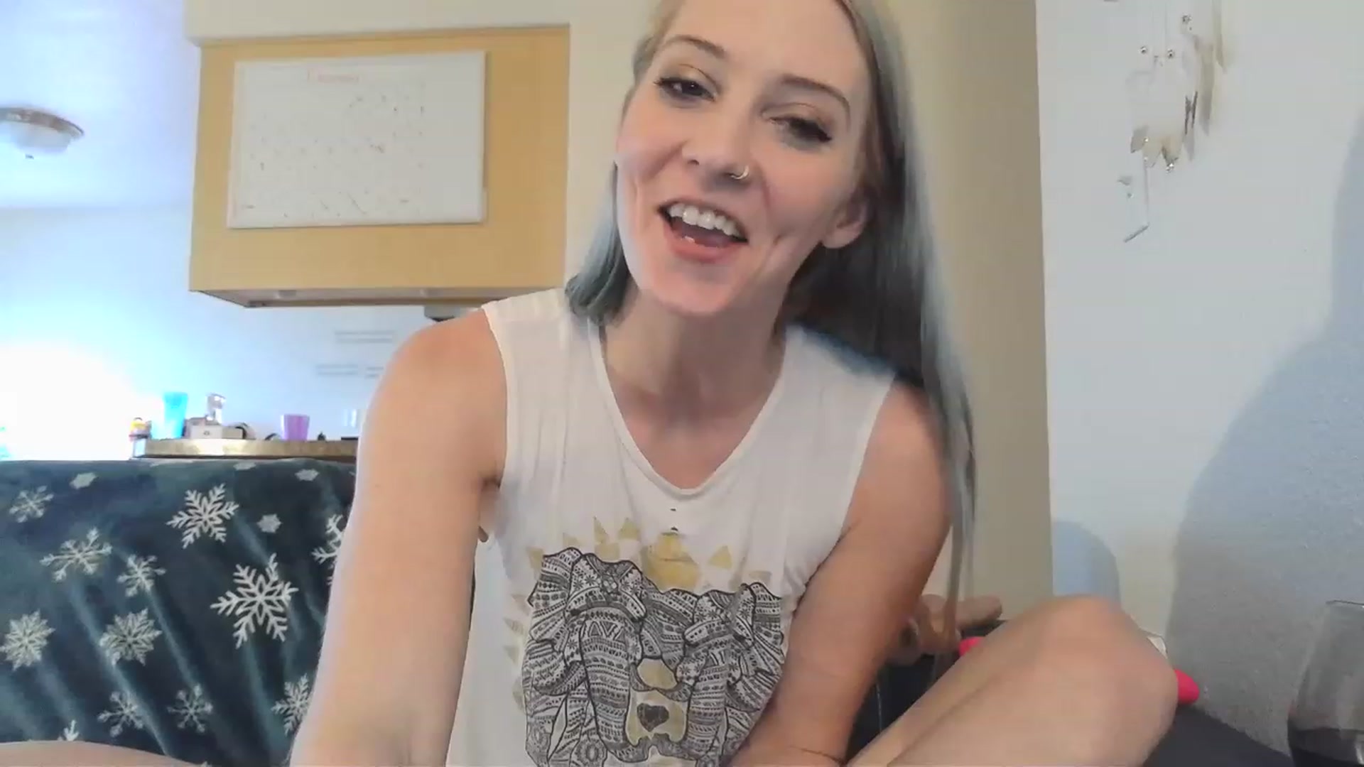 Gallery image thumbnail from Ashlynnelocks's myfreecams stream on, 01/04/2023, 23:09 image 10 of 20