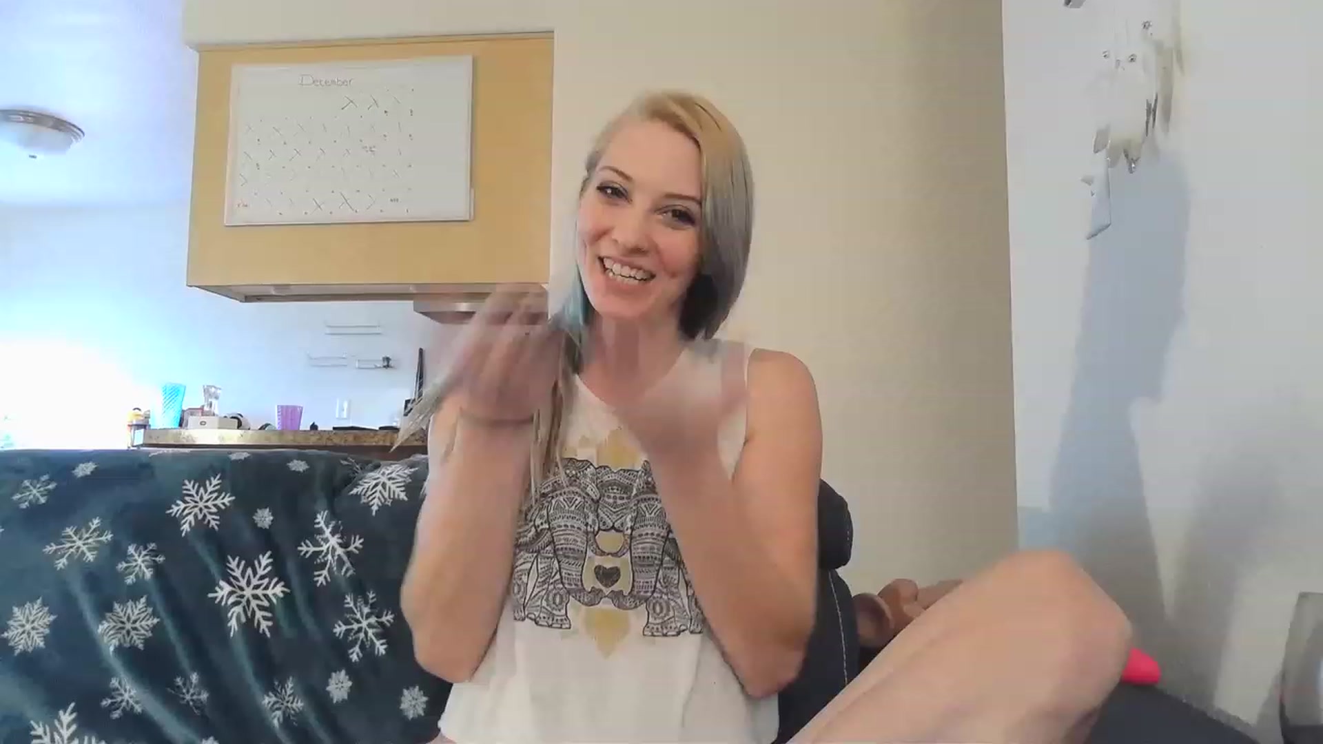 Gallery image thumbnail from Ashlynnelocks's myfreecams stream on, 01/04/2023, 23:09 image 15 of 20
