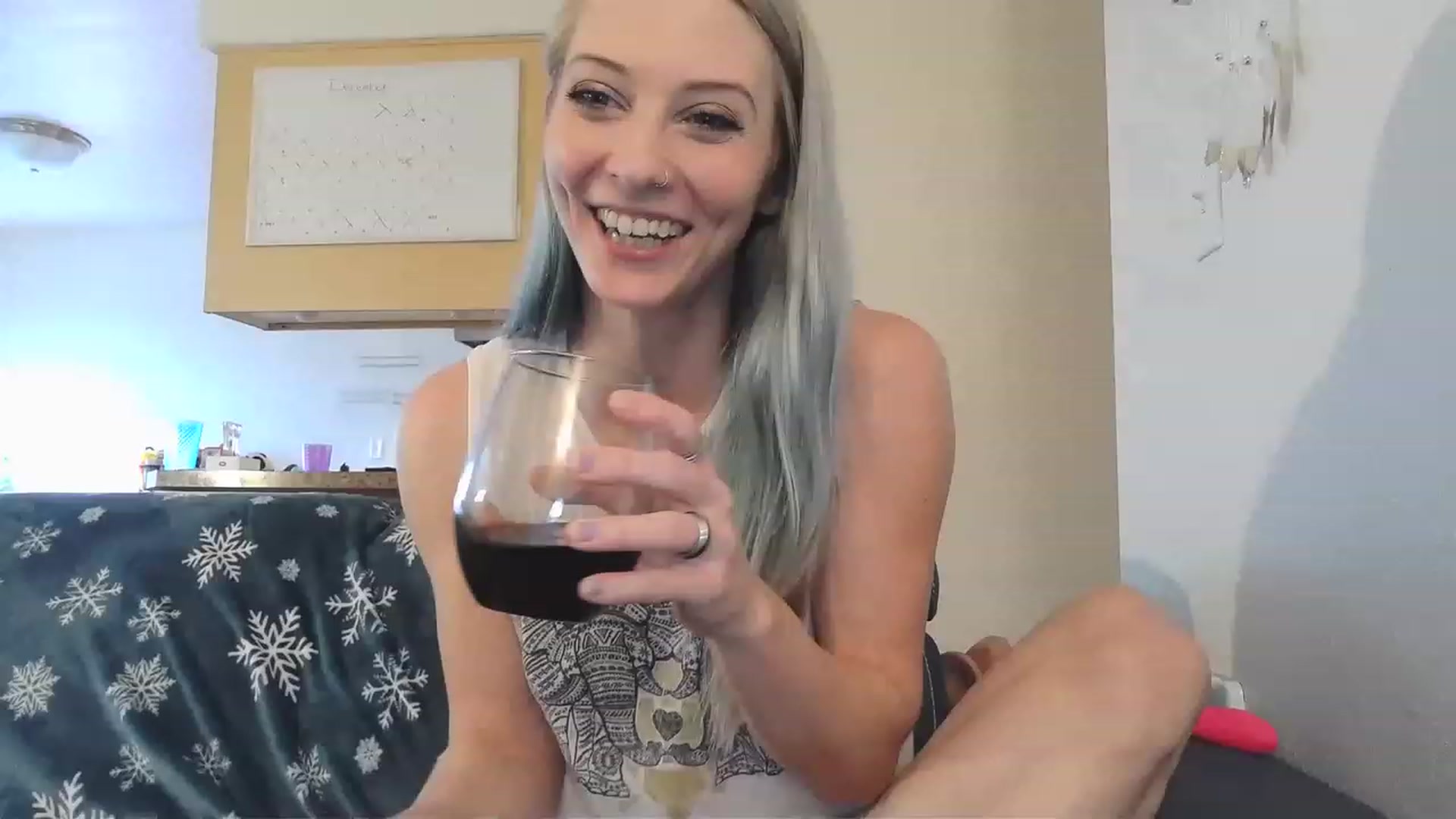 Gallery image thumbnail from Ashlynnelocks's myfreecams stream on, 01/04/2023, 23:09 image 13 of 20