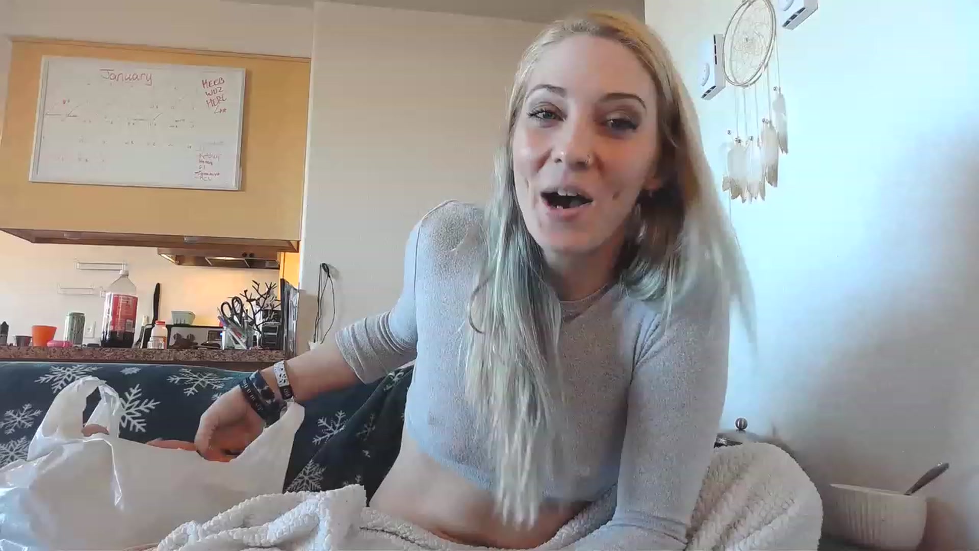 Gallery image thumbnail from Ashlynnelocks's myfreecams stream on, 01/17/2023, 22:19 image 8 of 20