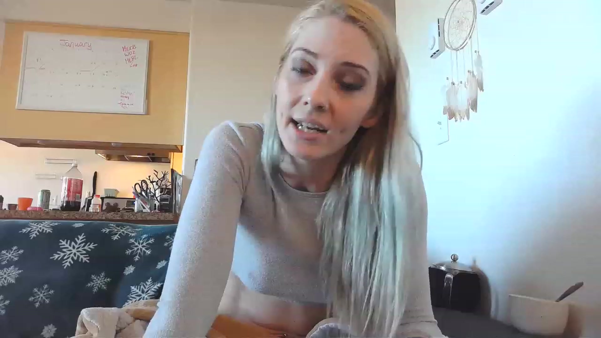 Gallery image thumbnail from Ashlynnelocks's myfreecams stream on, 01/17/2023, 22:19 image 7 of 20