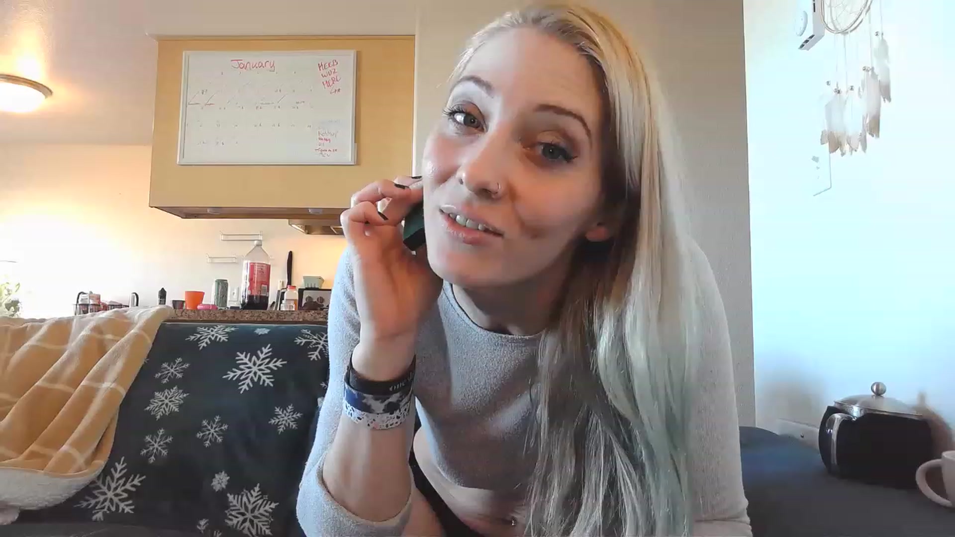 Gallery image thumbnail from Ashlynnelocks's myfreecams stream on, 01/17/2023, 22:19 image 17 of 20