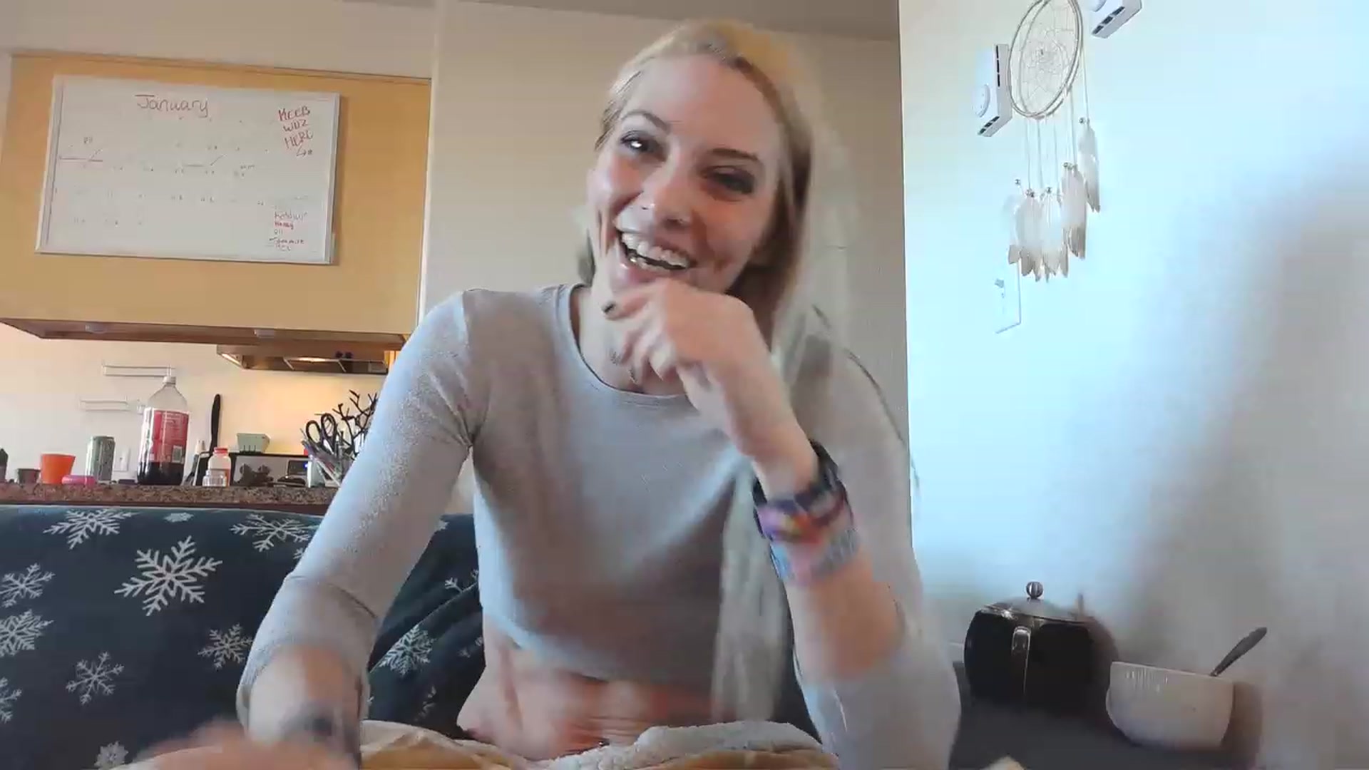 Gallery image thumbnail from Ashlynnelocks's myfreecams stream on, 01/17/2023, 22:19 image 3 of 20