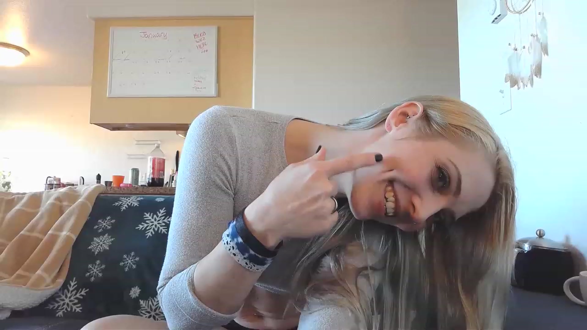 Gallery image thumbnail from Ashlynnelocks's myfreecams stream on, 01/17/2023, 22:19 image 19 of 20