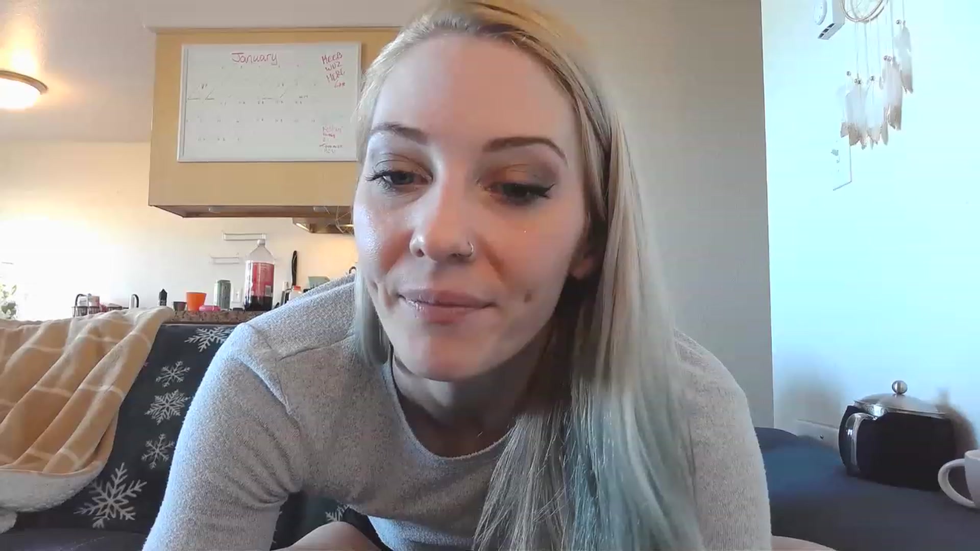 Gallery image thumbnail from Ashlynnelocks's myfreecams stream on, 01/17/2023, 22:19 image 16 of 20