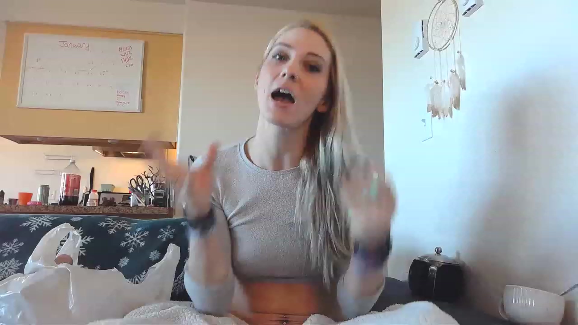 Gallery image thumbnail from Ashlynnelocks's myfreecams stream on, 01/17/2023, 22:19 image 10 of 20