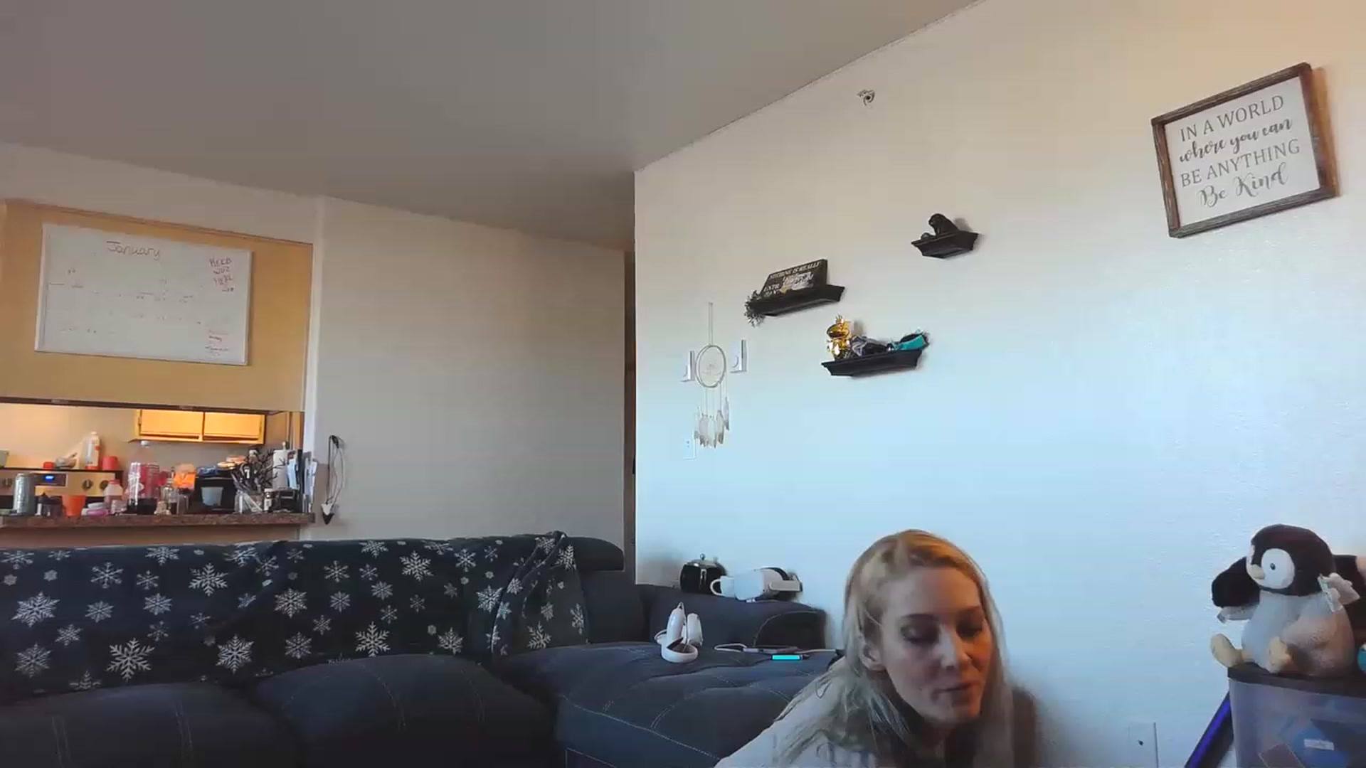 Gallery image thumbnail from Ashlynnelocks's myfreecams stream on, 01/17/2023, 22:19 image 1 of 20
