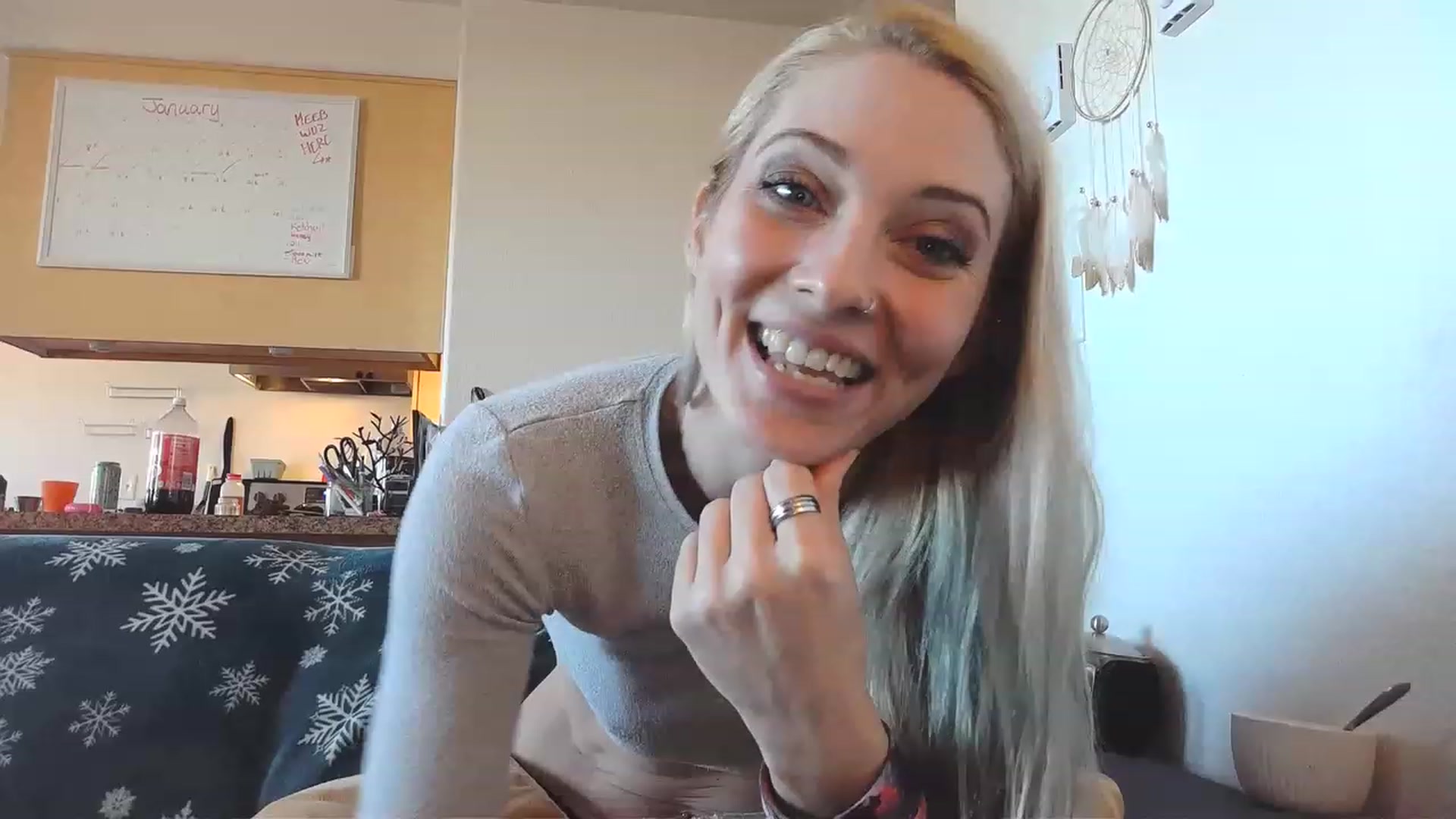 Gallery image thumbnail from Ashlynnelocks's myfreecams stream on, 01/17/2023, 22:19 image 5 of 20
