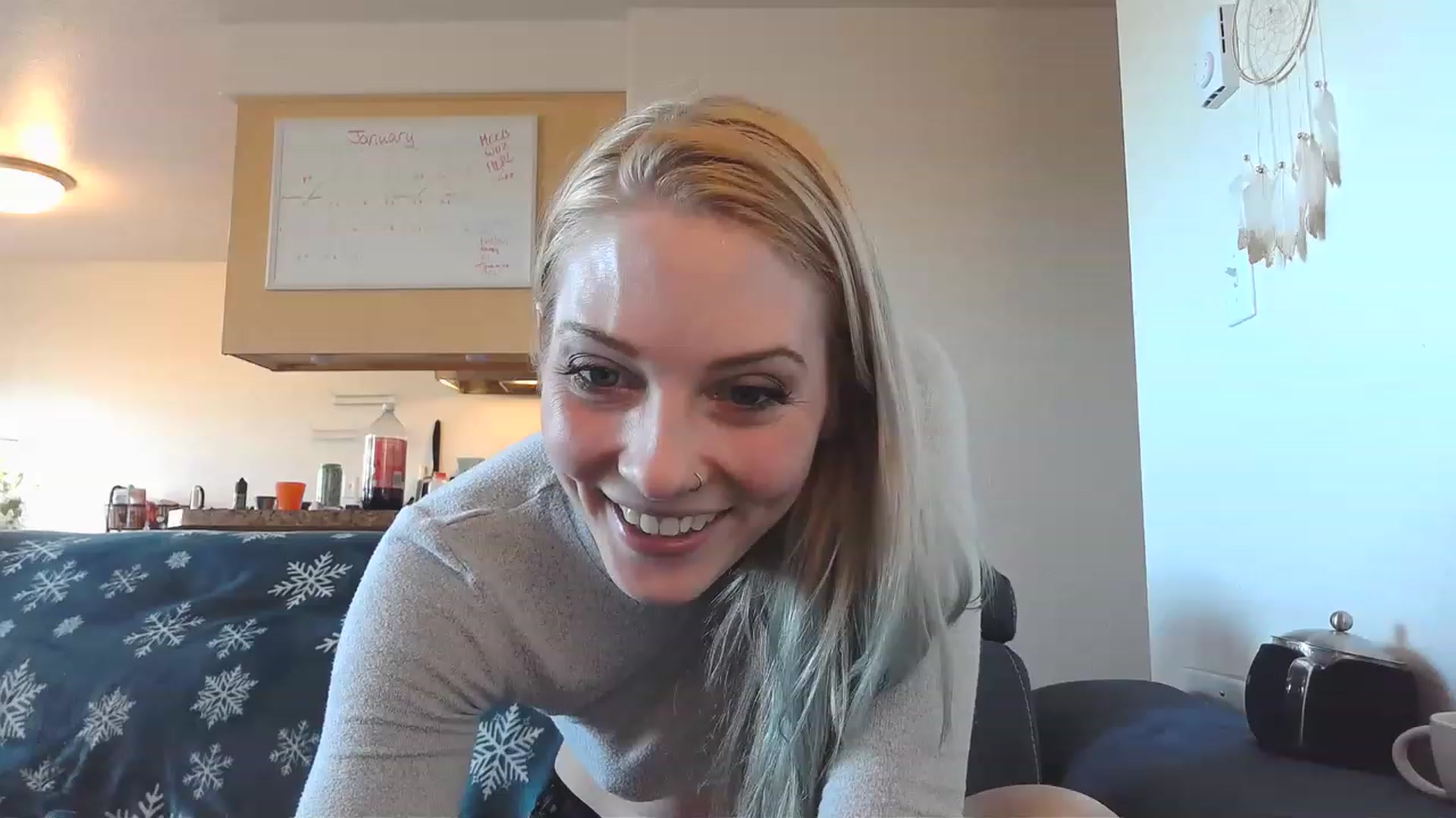 Gallery image thumbnail from Ashlynnelocks's myfreecams stream on, 01/17/2023, 23:03 image 8 of 20