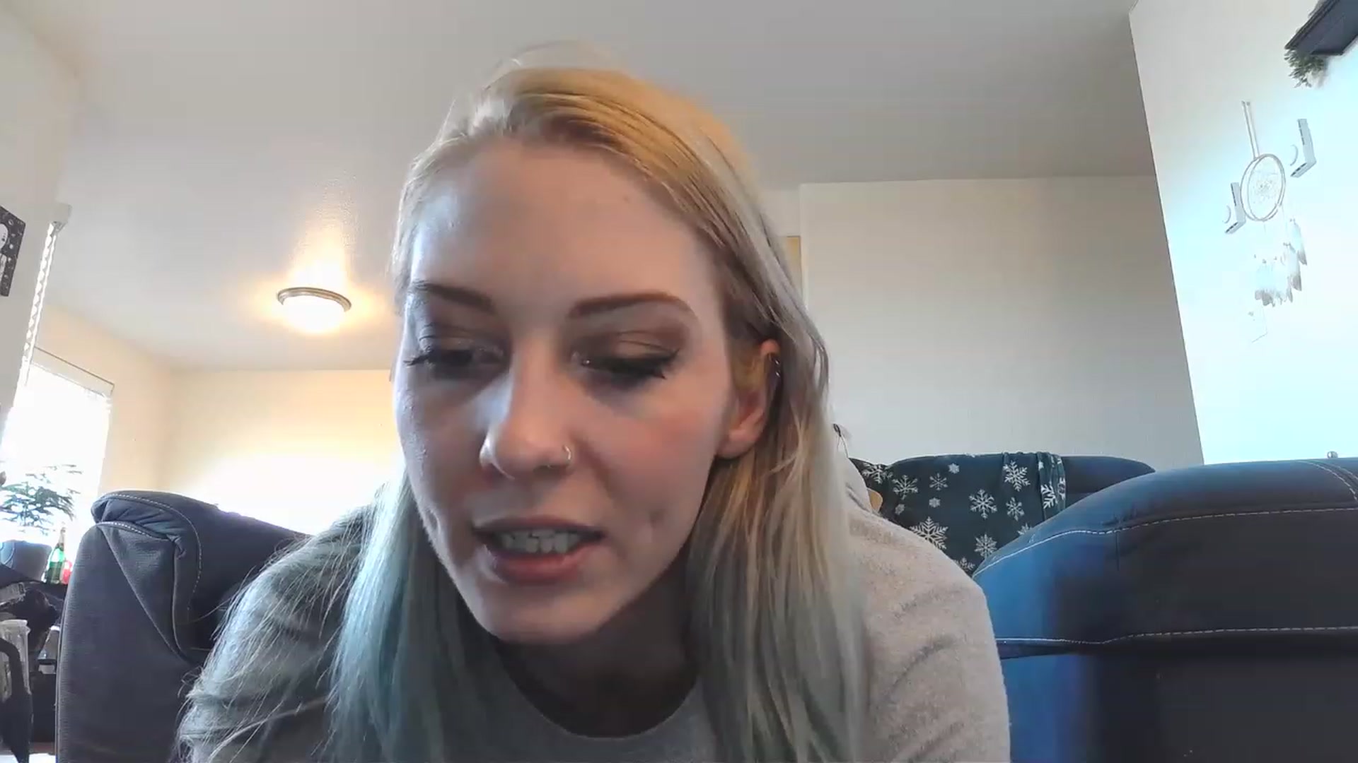 Gallery image thumbnail from Ashlynnelocks's myfreecams stream on, 01/17/2023, 23:03 image 13 of 20