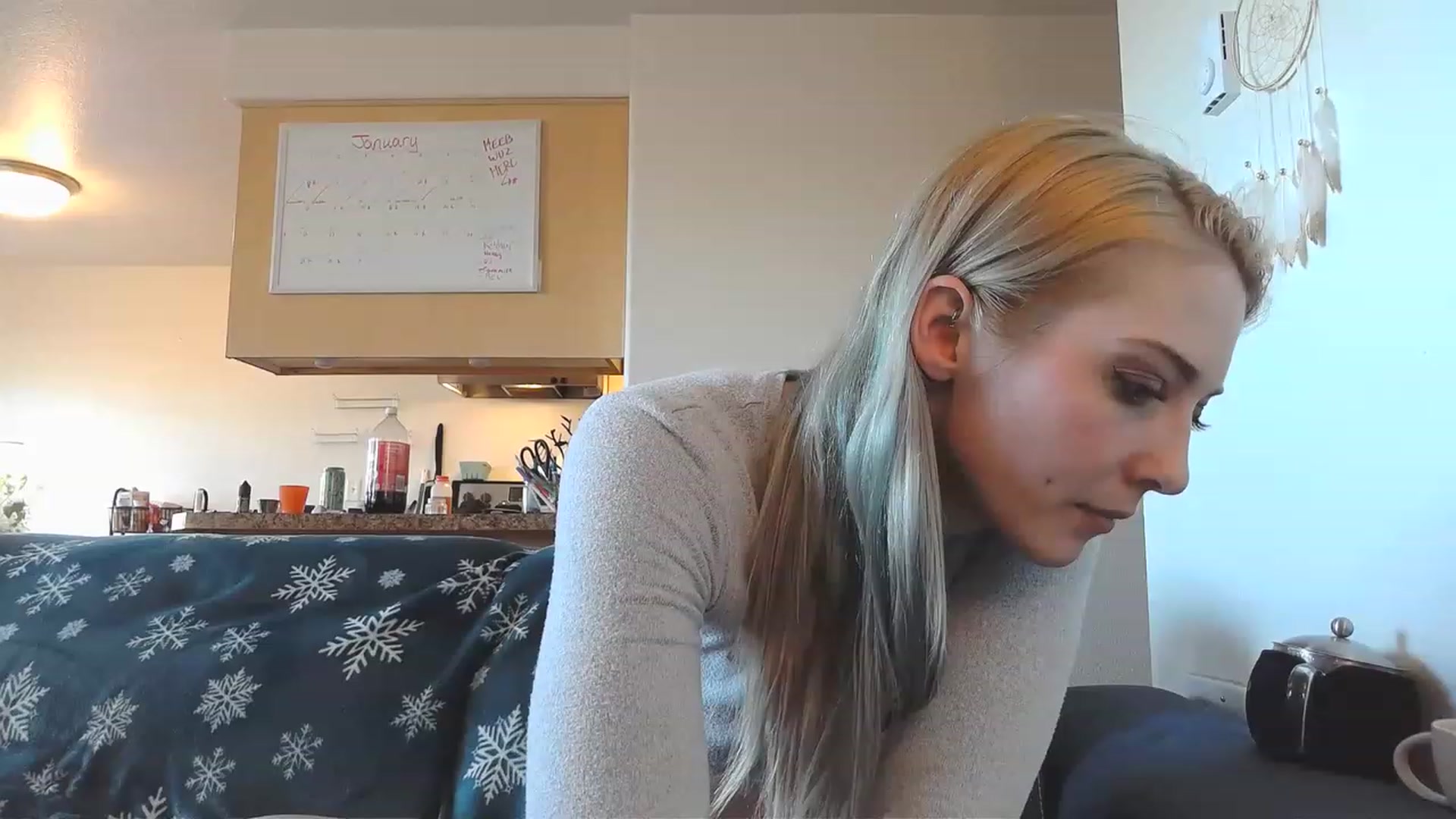 Gallery image thumbnail from Ashlynnelocks's myfreecams stream on, 01/17/2023, 23:03 image 9 of 20
