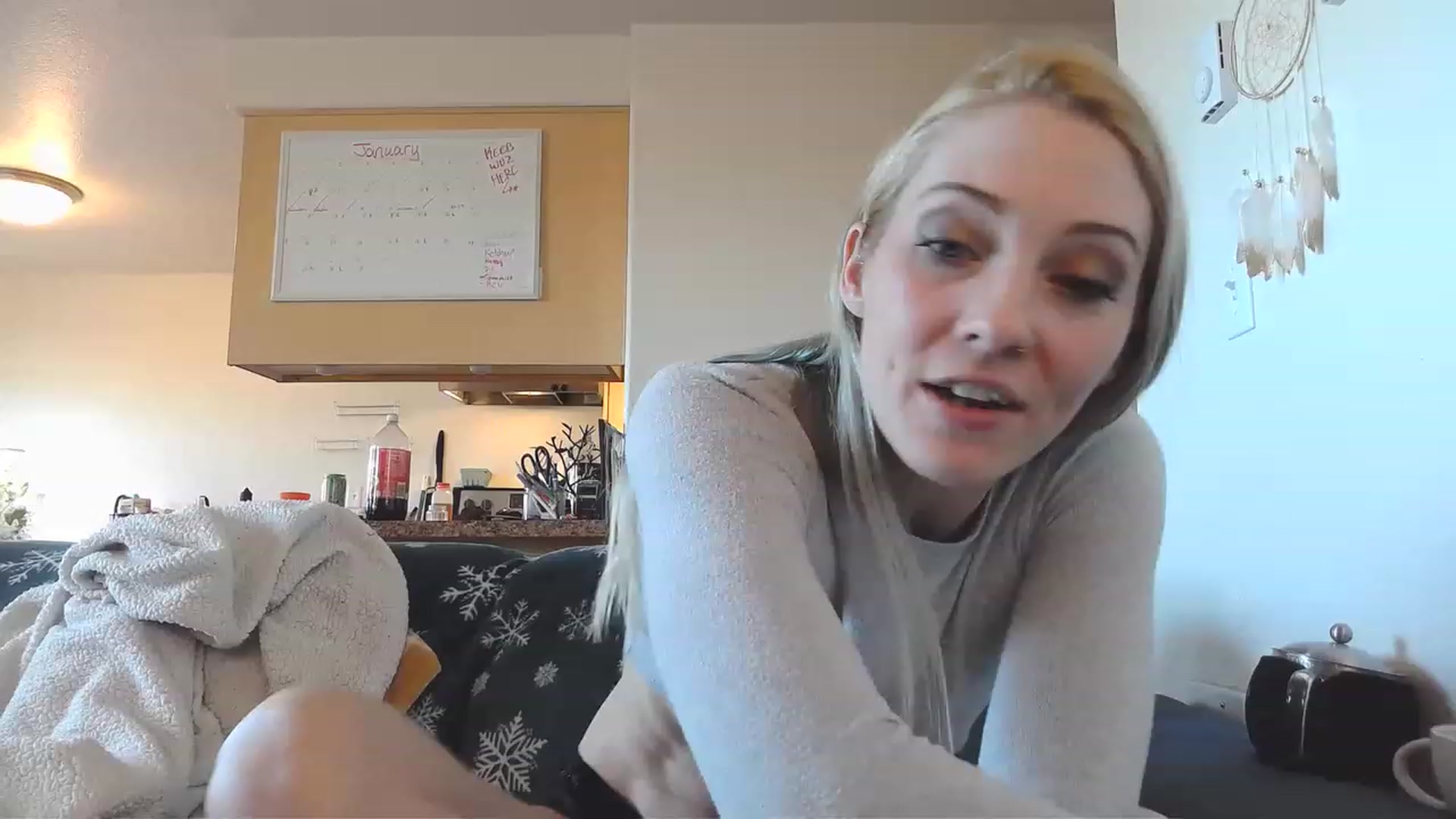 Gallery image thumbnail from Ashlynnelocks's myfreecams stream on, 01/17/2023, 23:03 image 11 of 20